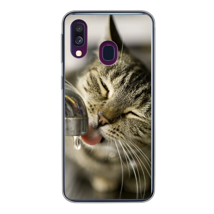 MuchoWow Handyhülle Katze - Wasserhahn - Getränk Handyhülle Samsung Galaxy A40 Smartphone-Bumper Print Handy