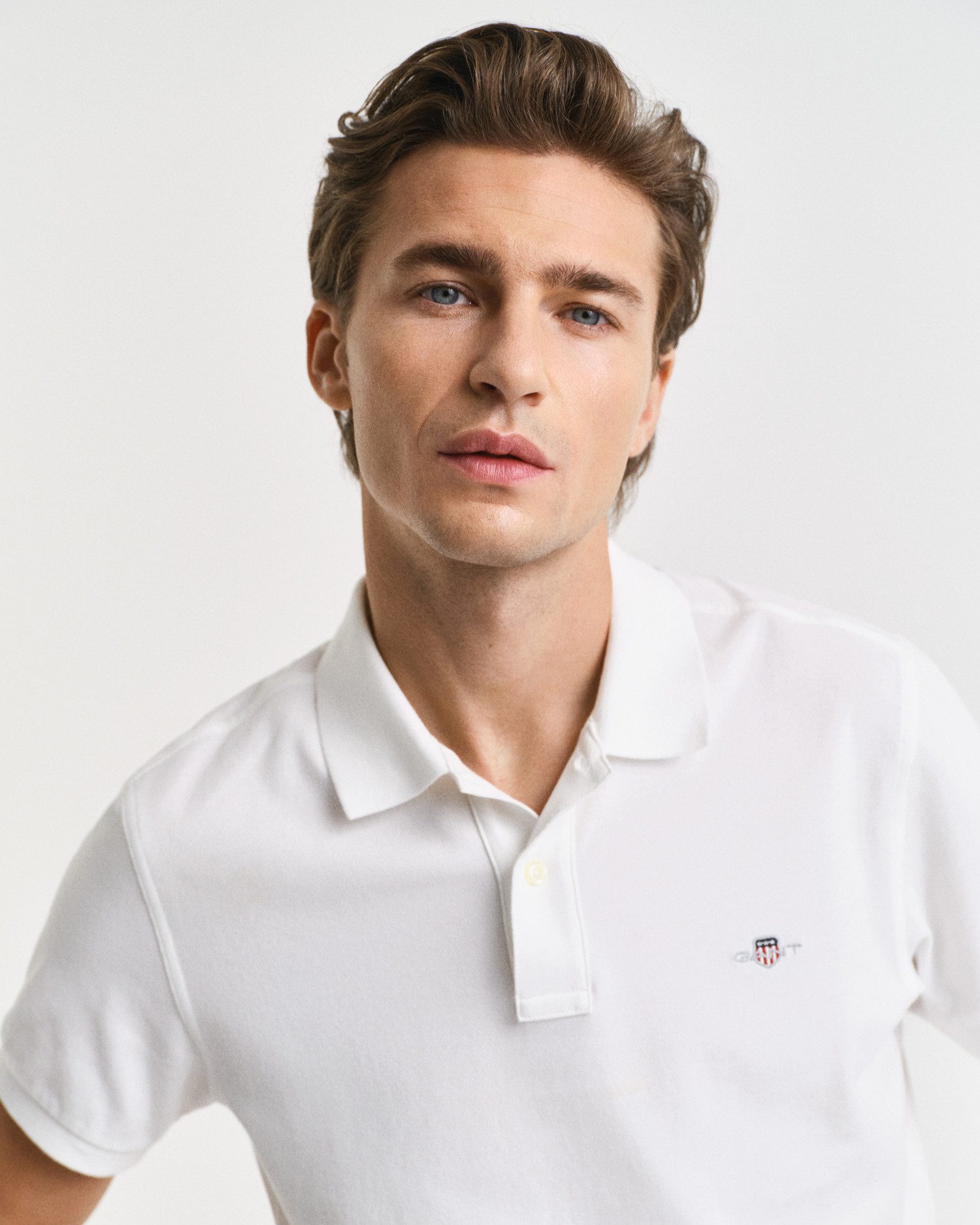 Gant Poloshirt SLIM SHIELD SS PIQUE POLO mit Logostickerei auf der Brust