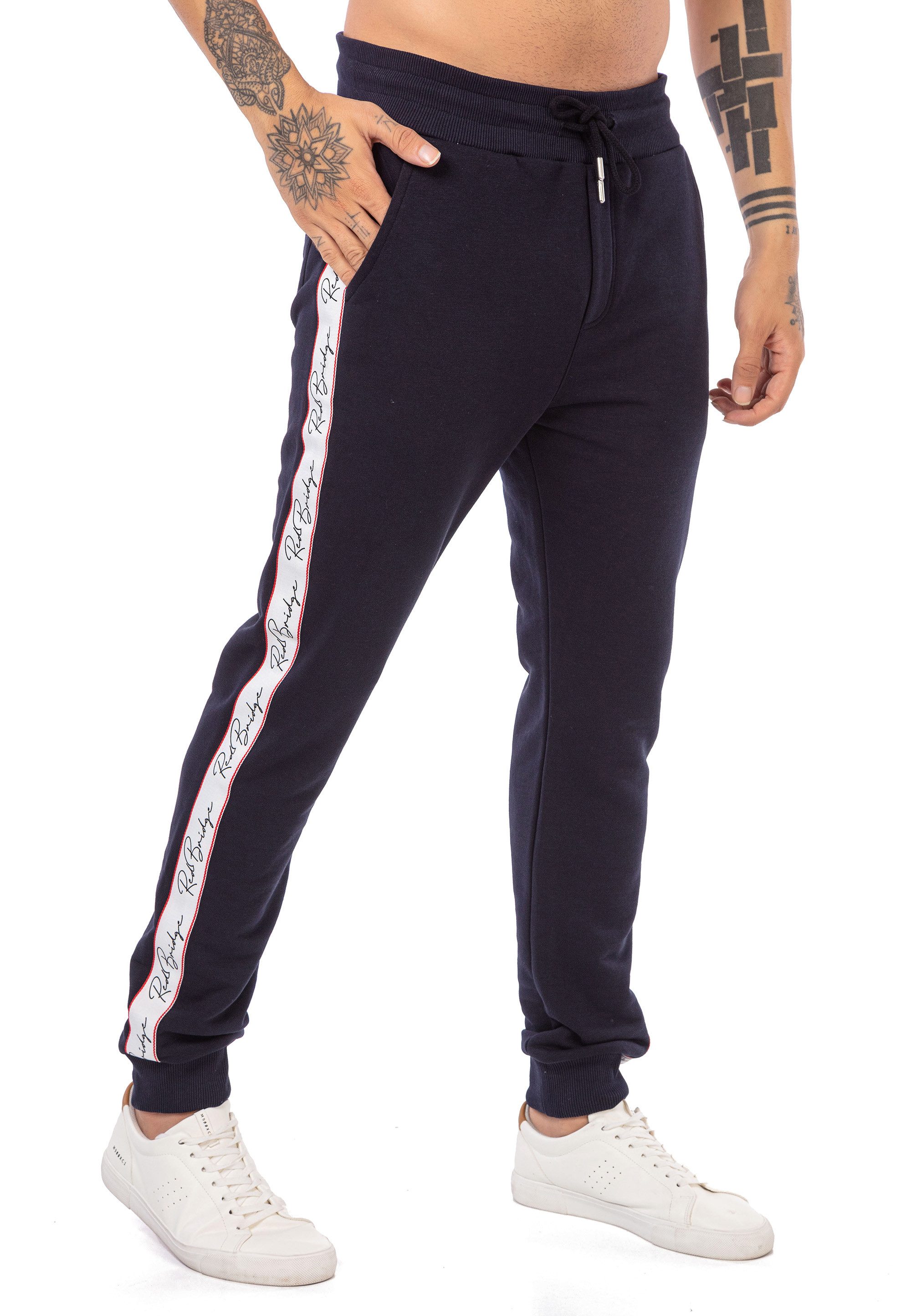 RedBridge Jogginganzug mit Logo-Tapes – Hoodie & Jogginghose, Zweiteiler (2-tlg) – Bild 4 von 4