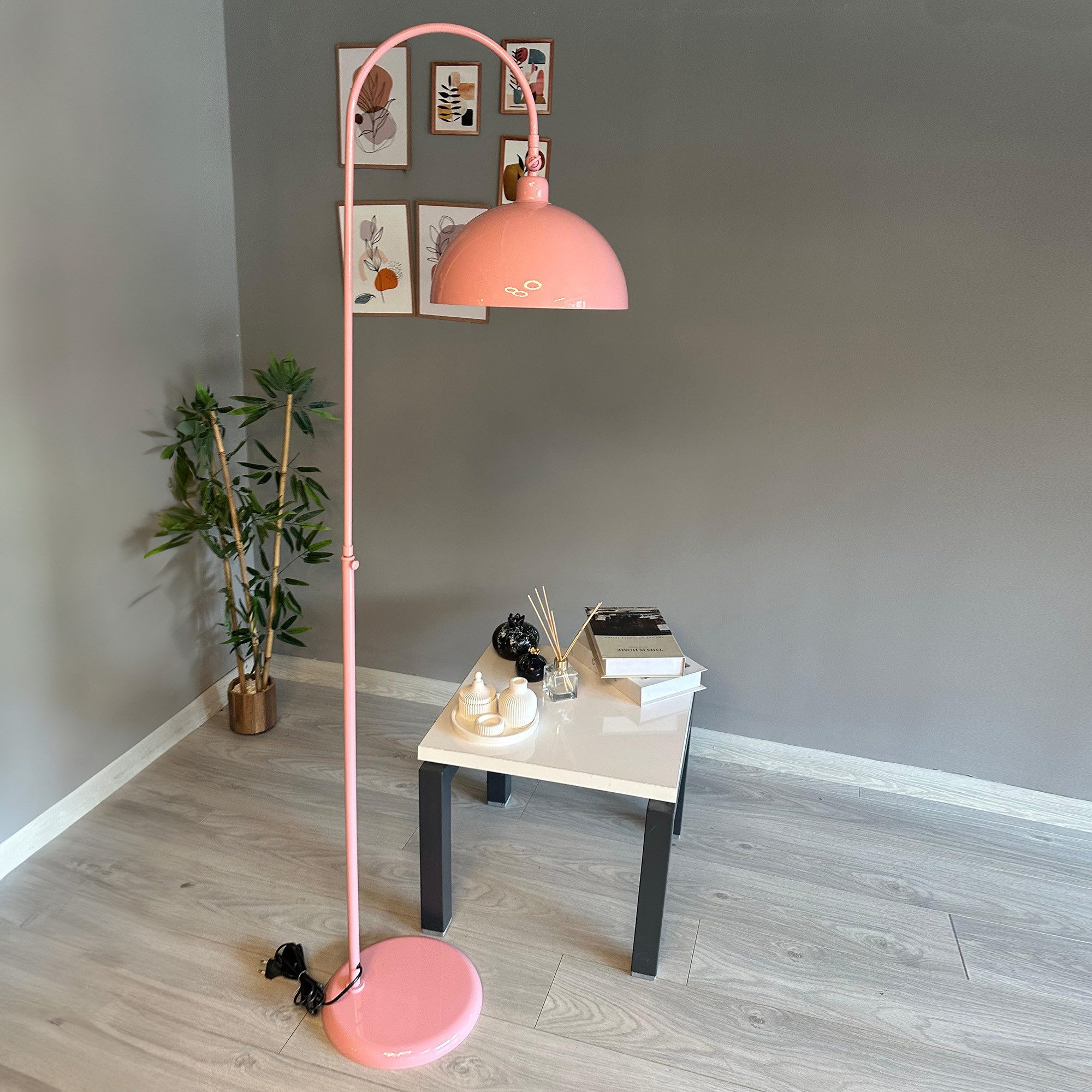 Bamyum Stehlampe Moderne Stehlampe aus Metall mit E27, verstellbarer Lampenschirm, ohne Leuchtmittel, E27, verstellbarer Lampenschirm, Stehluchte mit Ablage