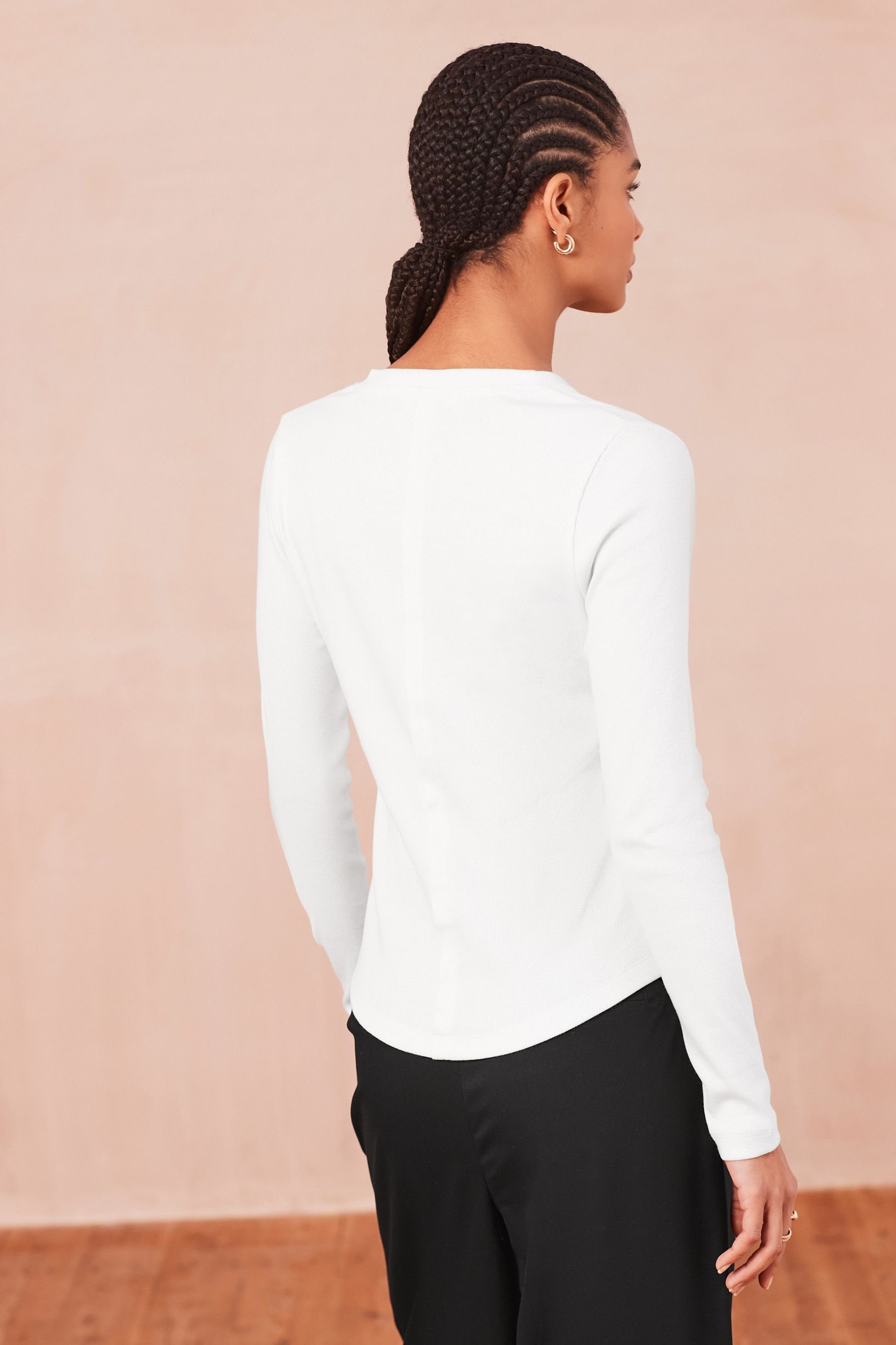 Next Langarmshirt Langärmeliges Henley-Oberteil mit Zierknopf günstig online kaufen