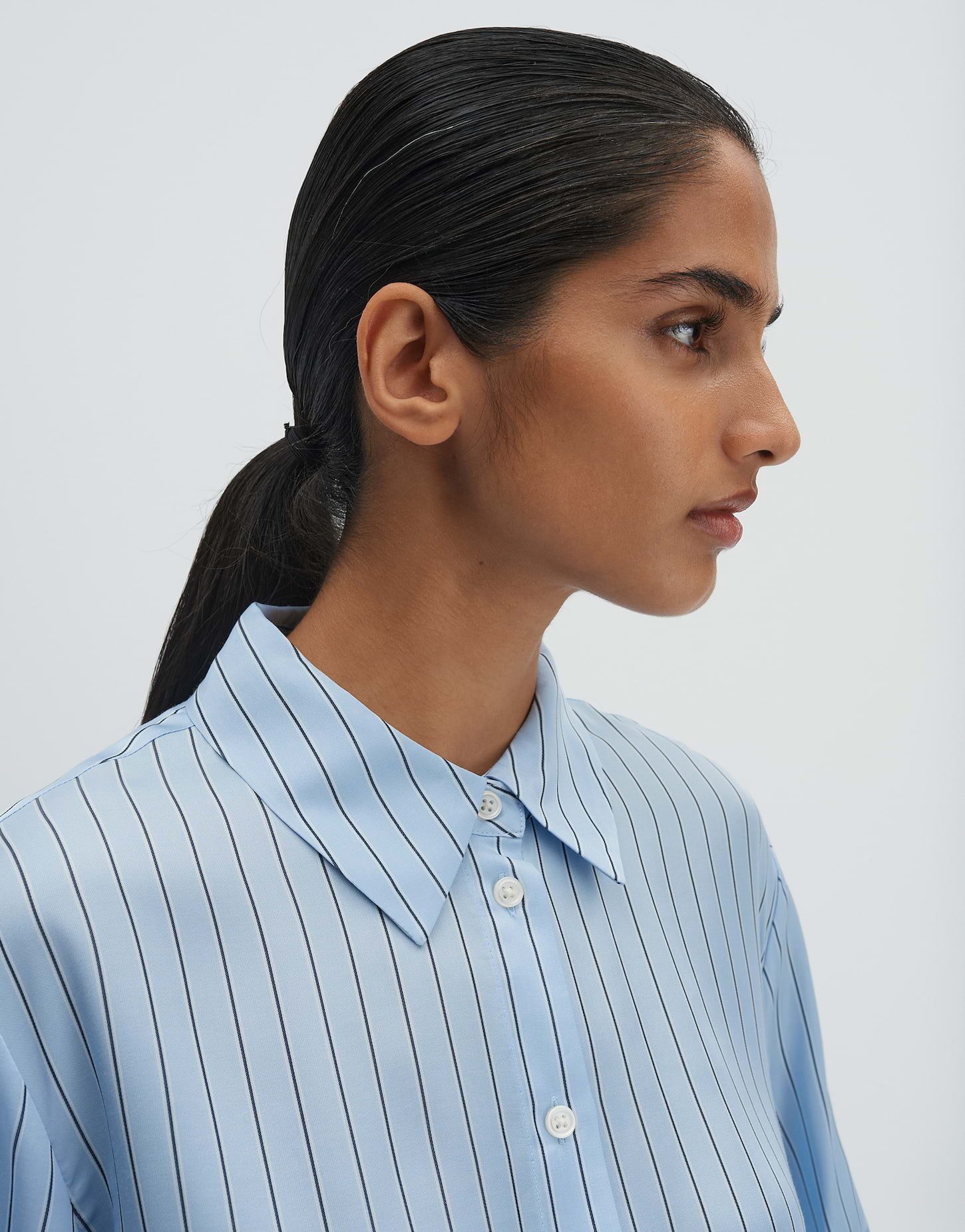 someday Langarmbluse Zenja Longbluse aus Viskose mit Streifenmuster Weite Passform mit Quetschfalte und abgerundetem Saum – Bild 4 von 5