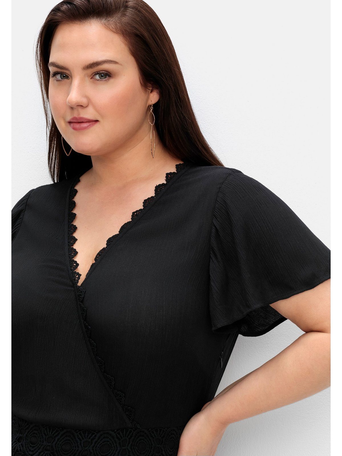 sheego by Joe Browns Maxikleid Große Größen in Wickeloptik, mit Stufenvolant