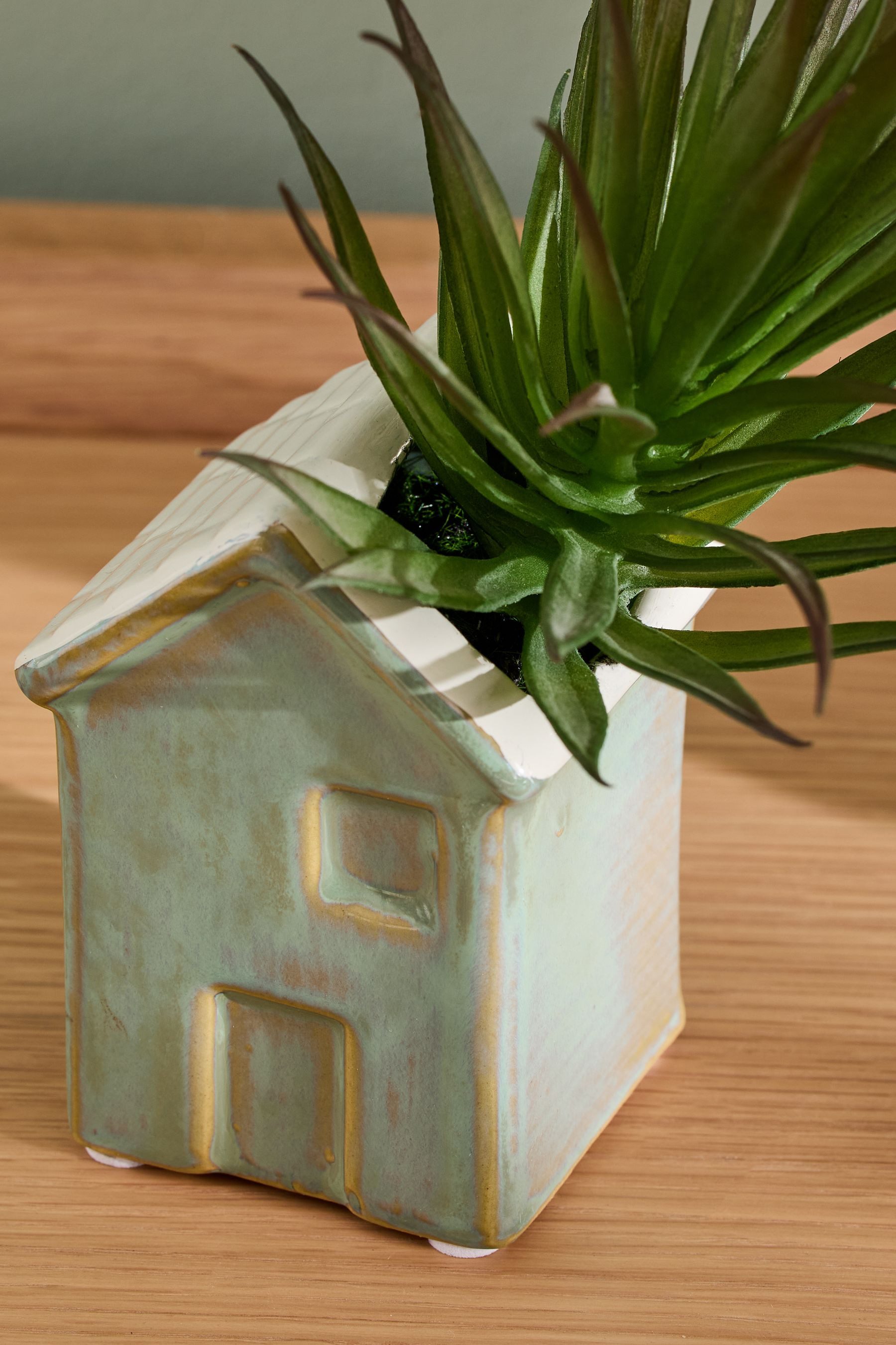 Kunstblume Mini-Keramikhaus mit künstlichen Sukkulenten, Next günstig online kaufen