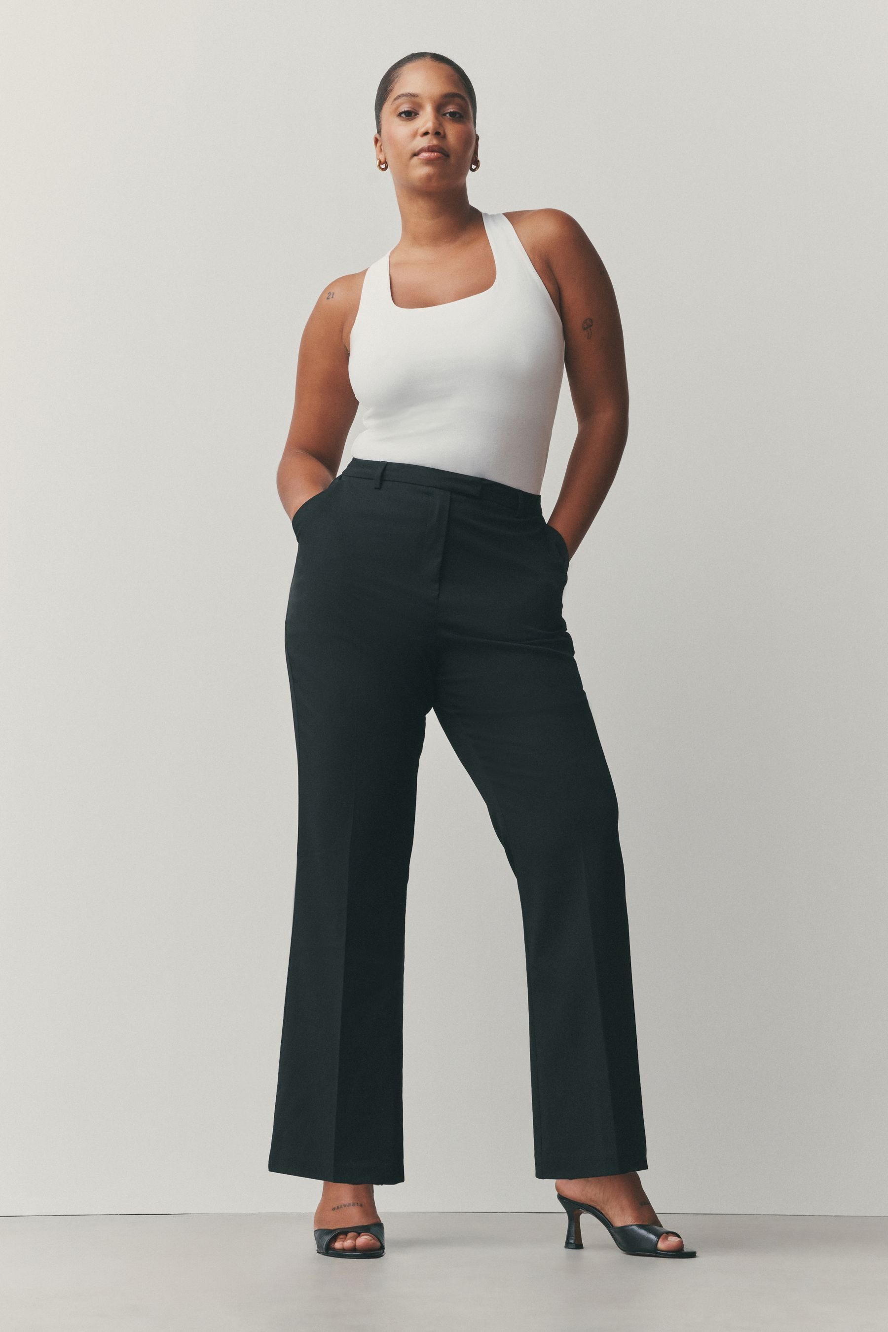 Next Bootcuthose Figurnahe Sanduhr Bootcut-Hose (1-tlg)