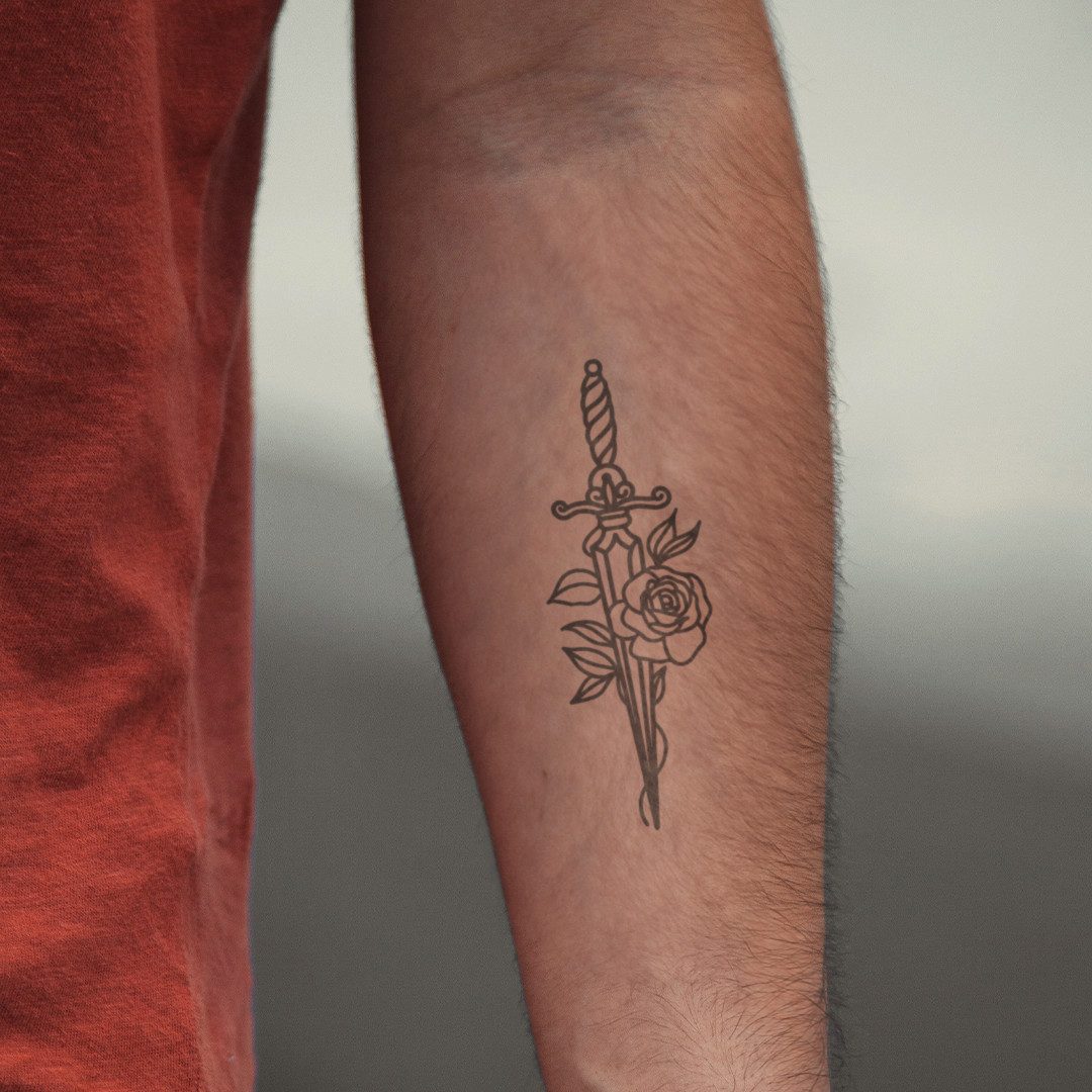 Inkster Schmuck-Tattoo Dolch und Rose Tattoo, wasserfestes temporäres Tattoo, 2 Wochen Halt