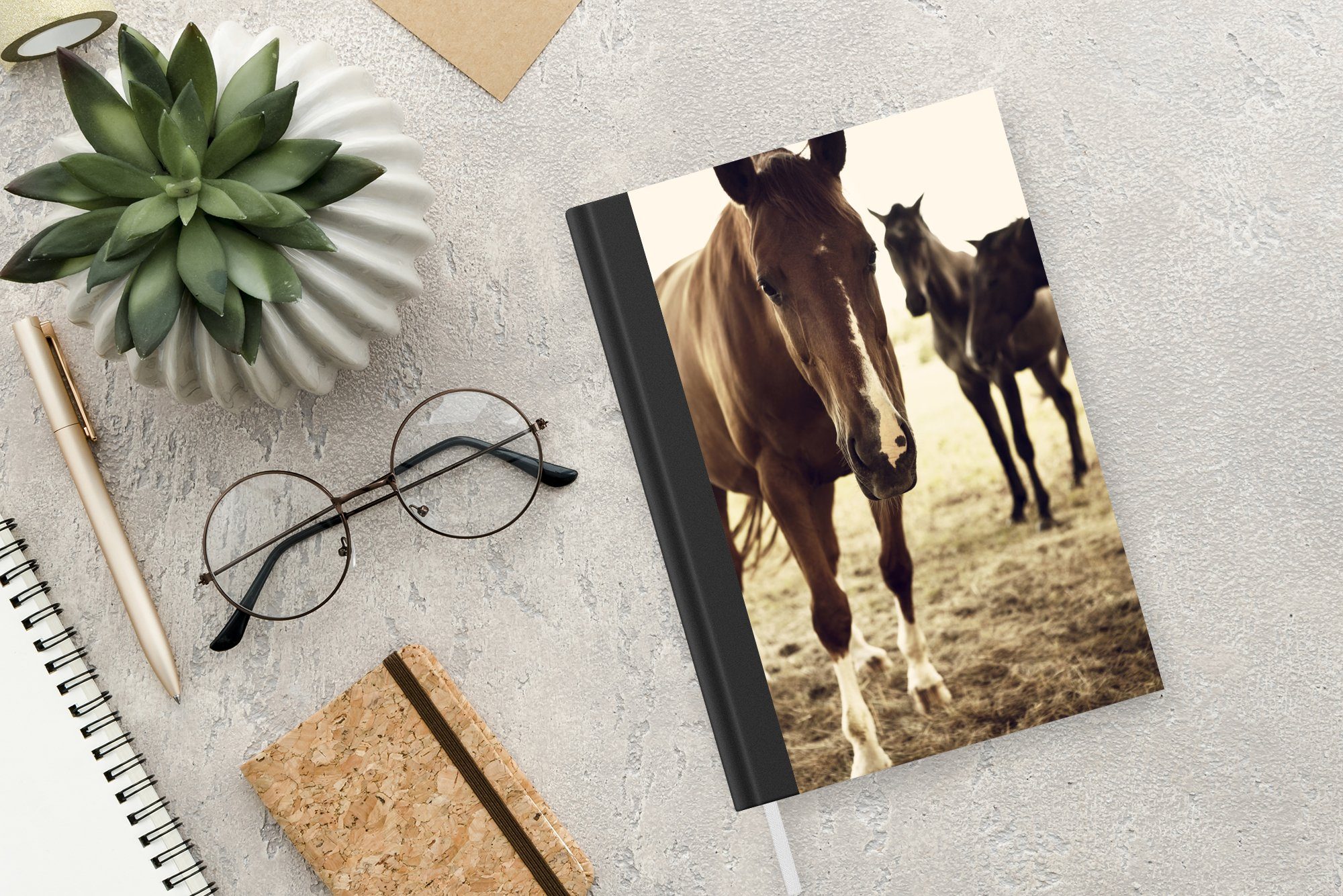 MuchoWow Notizbuch Seiten, Journal, A5, Haushaltsbuch Pferde 98 Sepia-Fotodruck, Merkzettel, Tagebuch, Notizheft