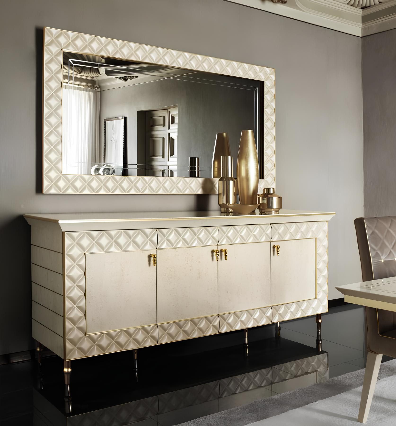 JVmoebel Wandspiegel Barocker Wandspiegel in Beige mit kunstvollen Holzschnitzereien (1-St), Made in Europa