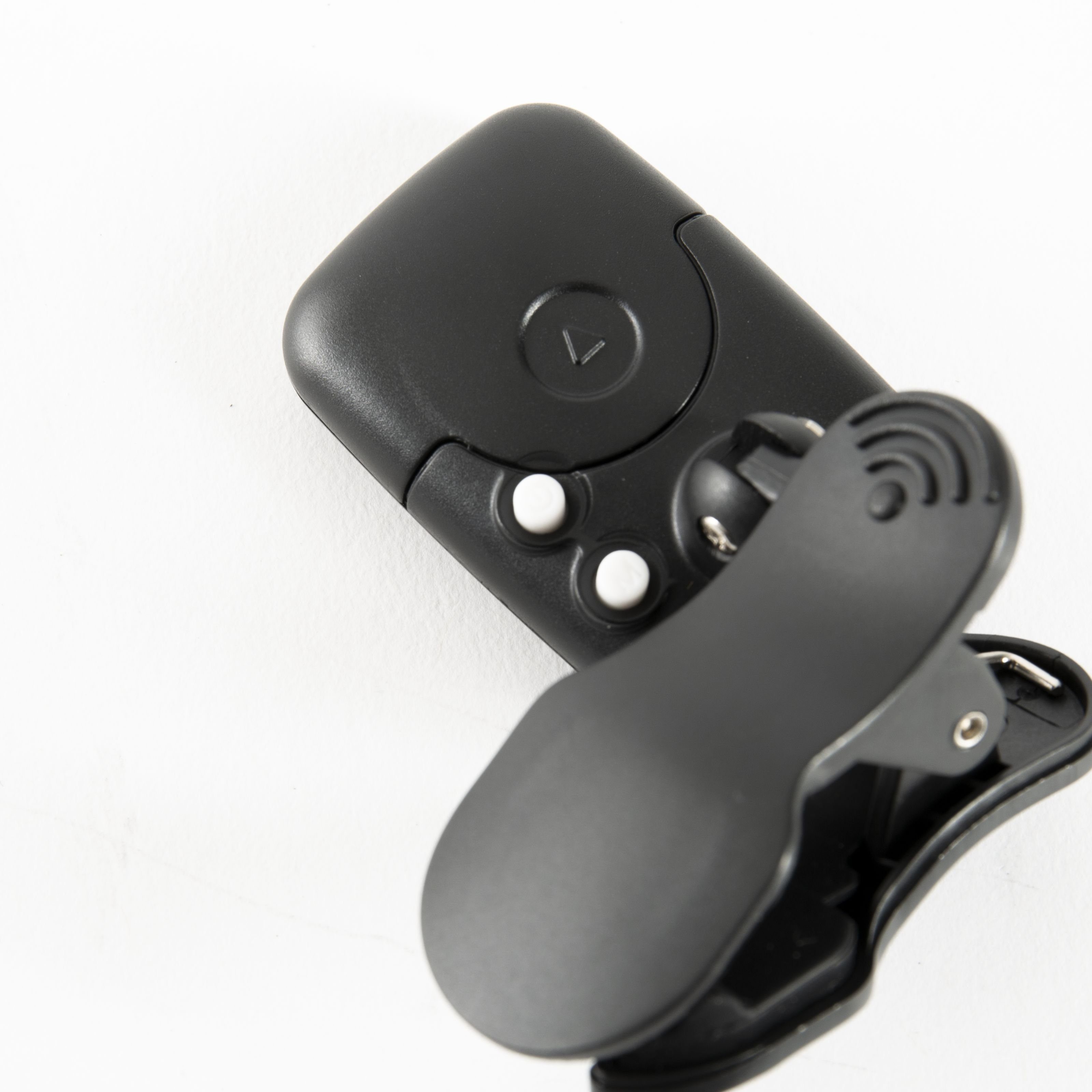 FAME Stimmgerät, (ET-05SV Clip-on Tuner für Streichinstrumente Präzises Stimmgerät LC-Display Violine Viola Cello Bass Chromatische Modi 360° Schwenkbares Clip-Gelenk Kammerton A 430-450 Hz), Clip-on Tuner, Stimmgerät, Streichinstrumente