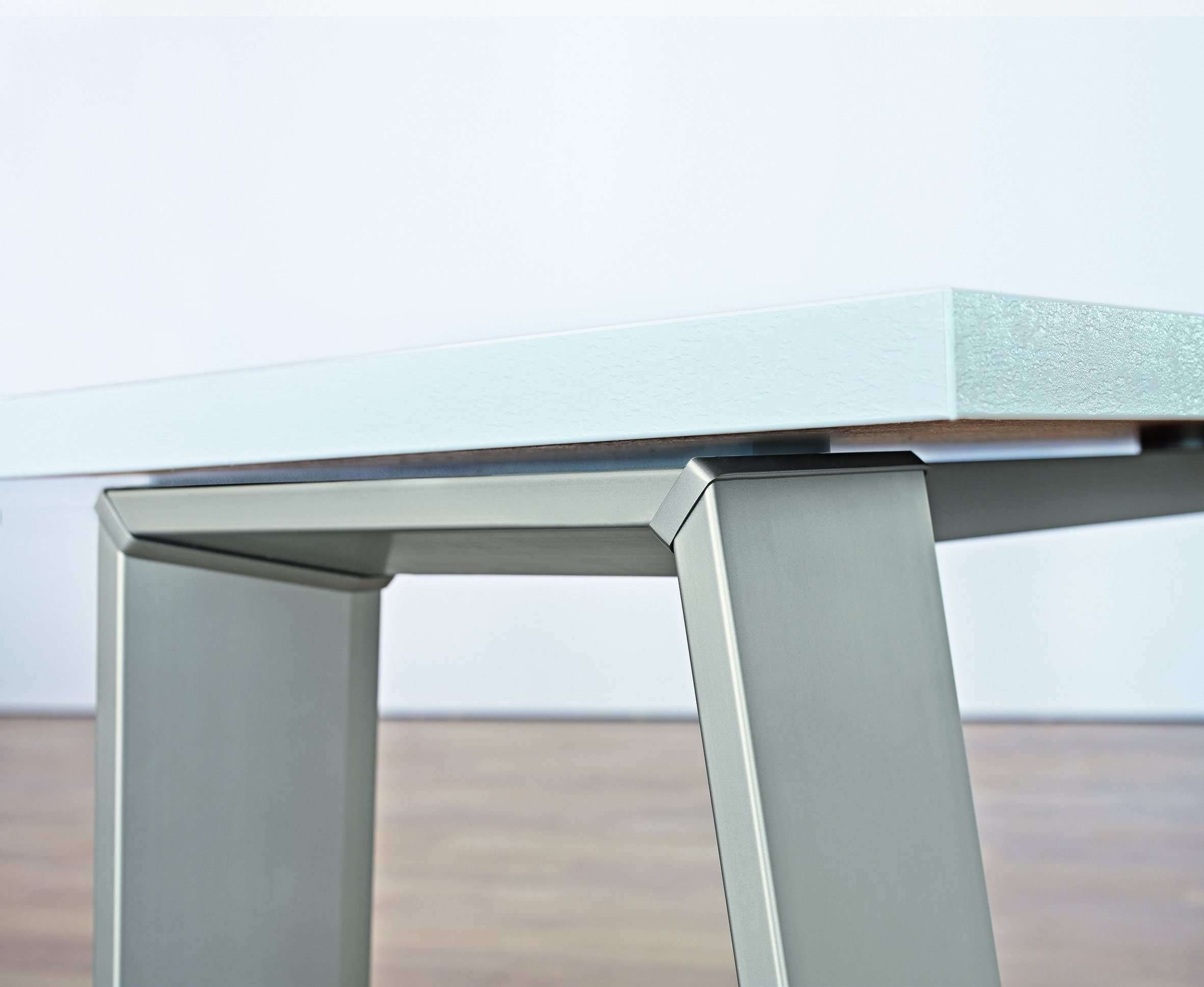 SO-TECH® Tischgestell Bankgestell CONE Edelstahloptik 1500 - 2100 x 450 x 420 mm, mit Traverse Belastbarkeit bis 400 kg
