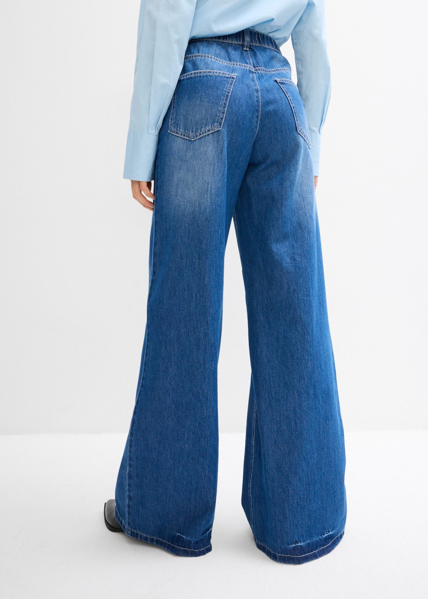 bonprix Weite Jeans weite Passform, 5-Pocket-Design, elastischer Bequembund, hohe Bundhöhe