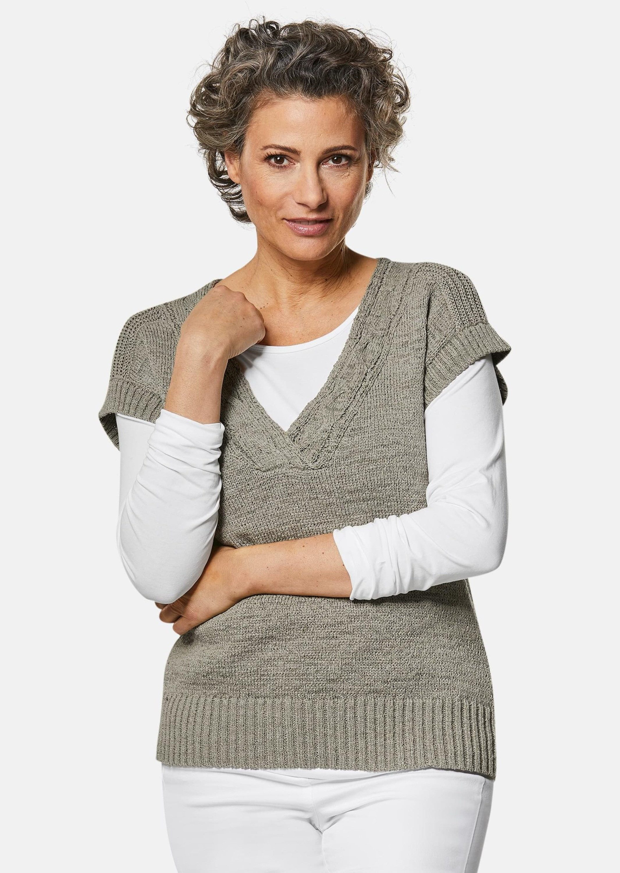 Strickpullover Trageangenehmer Pullunder mit modischem Ausschnitt