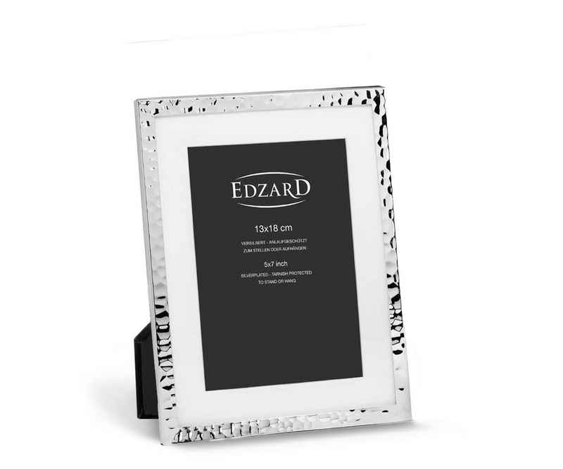 EDZARD Bilderrahmen Fano, versilbert und anlaufgeschützt - für 13x18 cm Foto - Passepartout