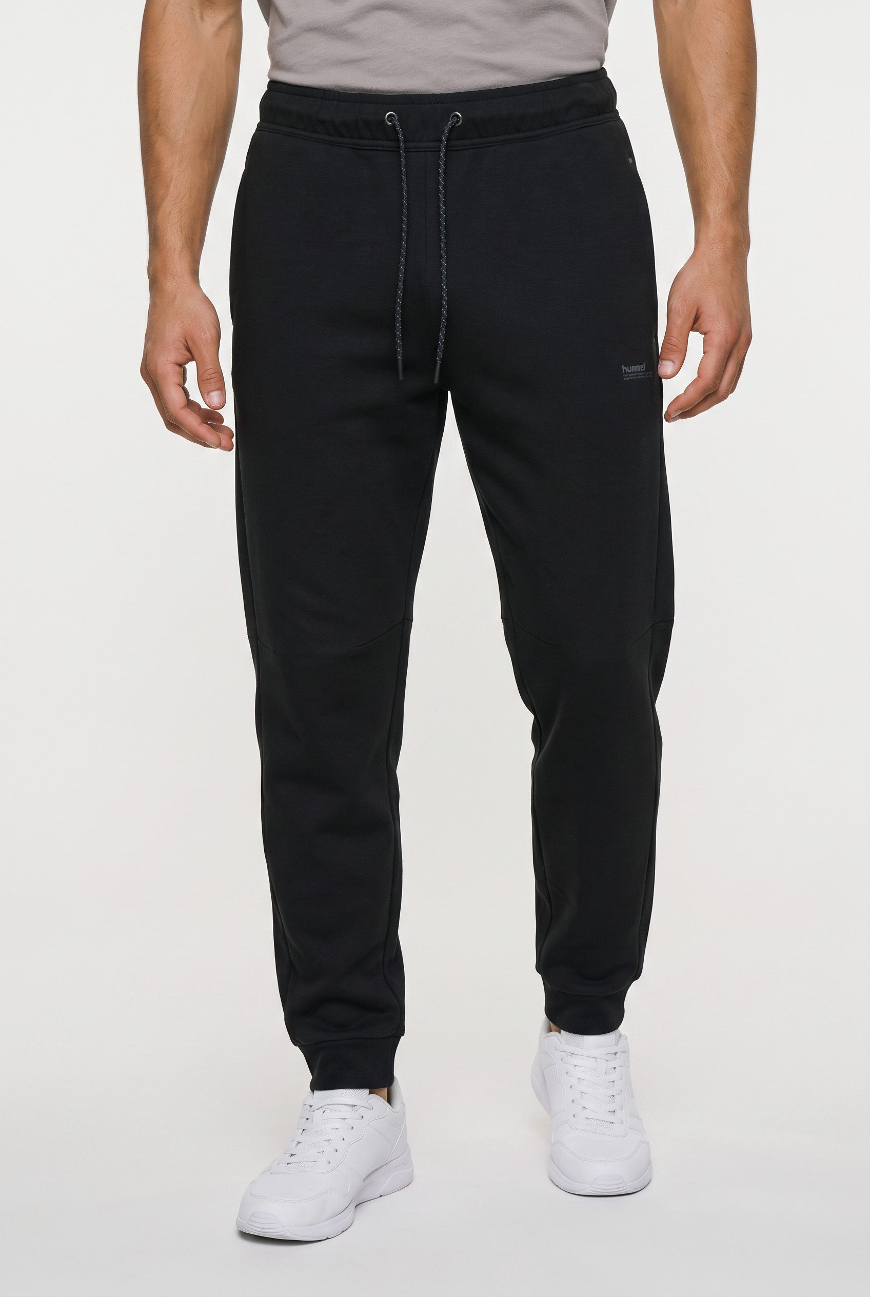 hummel Jogginghose HMLTECH FLEECE REGULAR PANTS mit Nähten an den Knien, aus Baumwoll-Sweatstoff, normale Passform