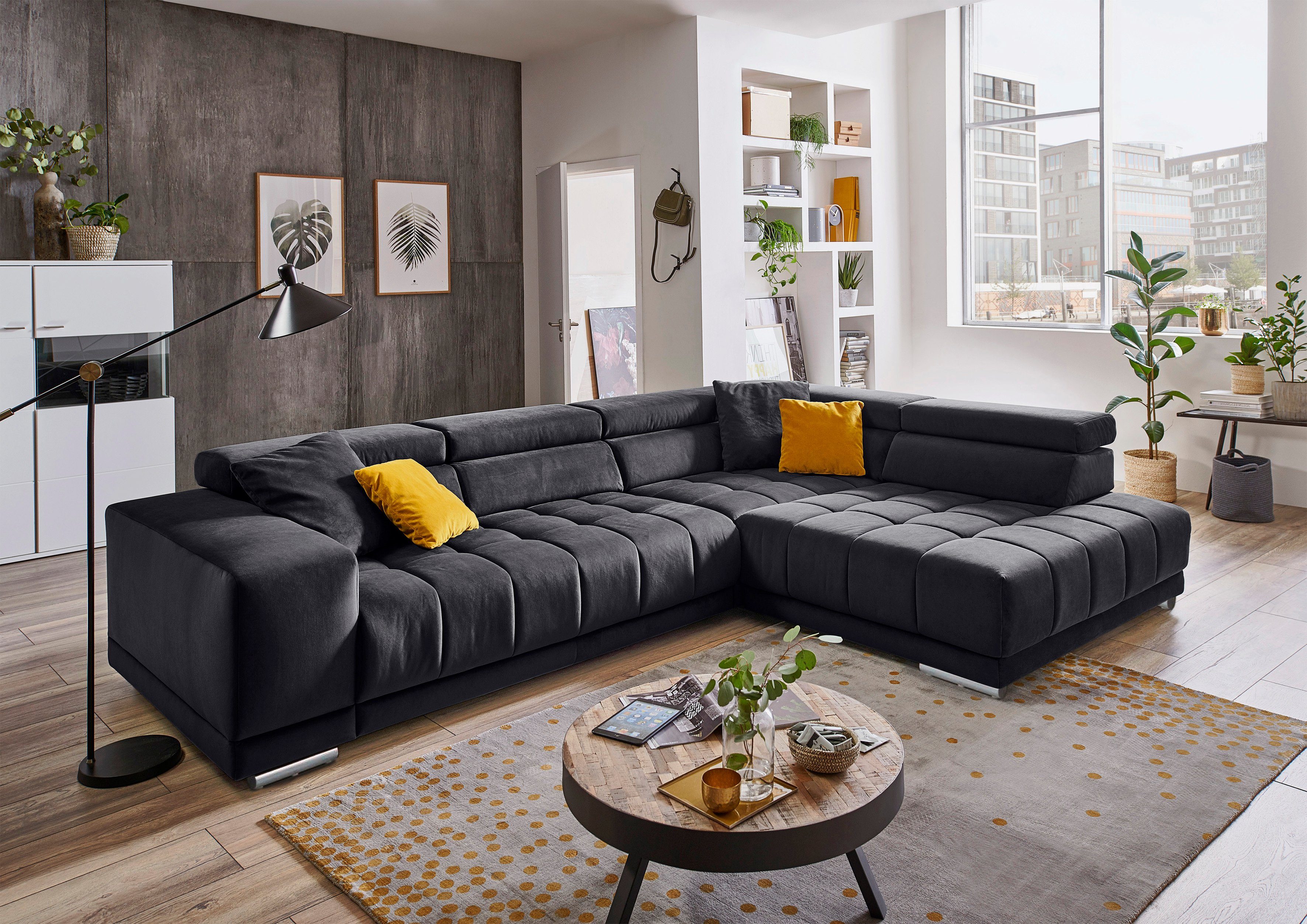 Die PlanBar Ecksofa MP-IN15053 L-Form breiter Schenkel, wahlweise mit Kopfteilverstellung und manueller Vorziehbank