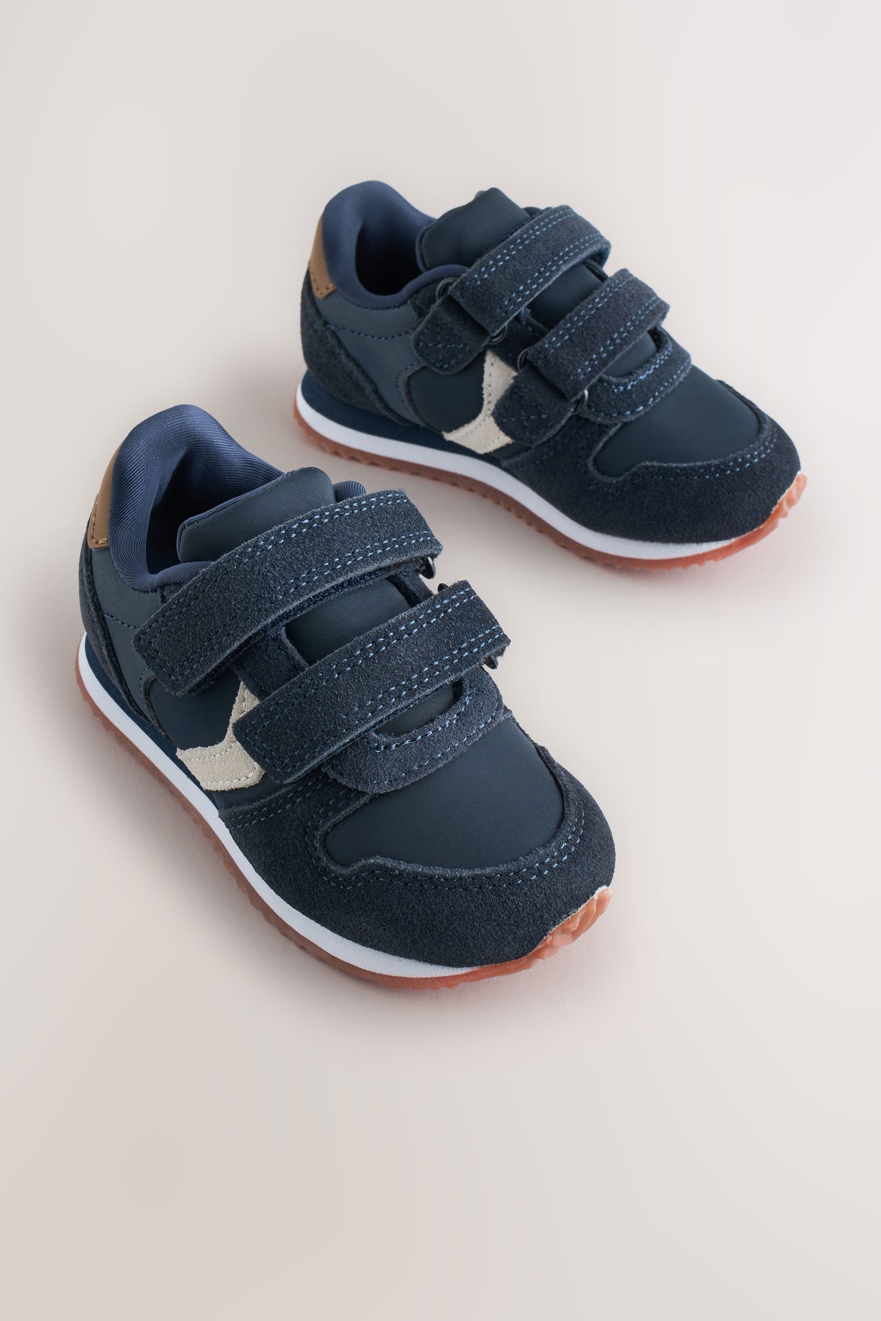 Next Sneaker mit zwei Klettverschluss, weite Passform Sneaker (1-tlg)