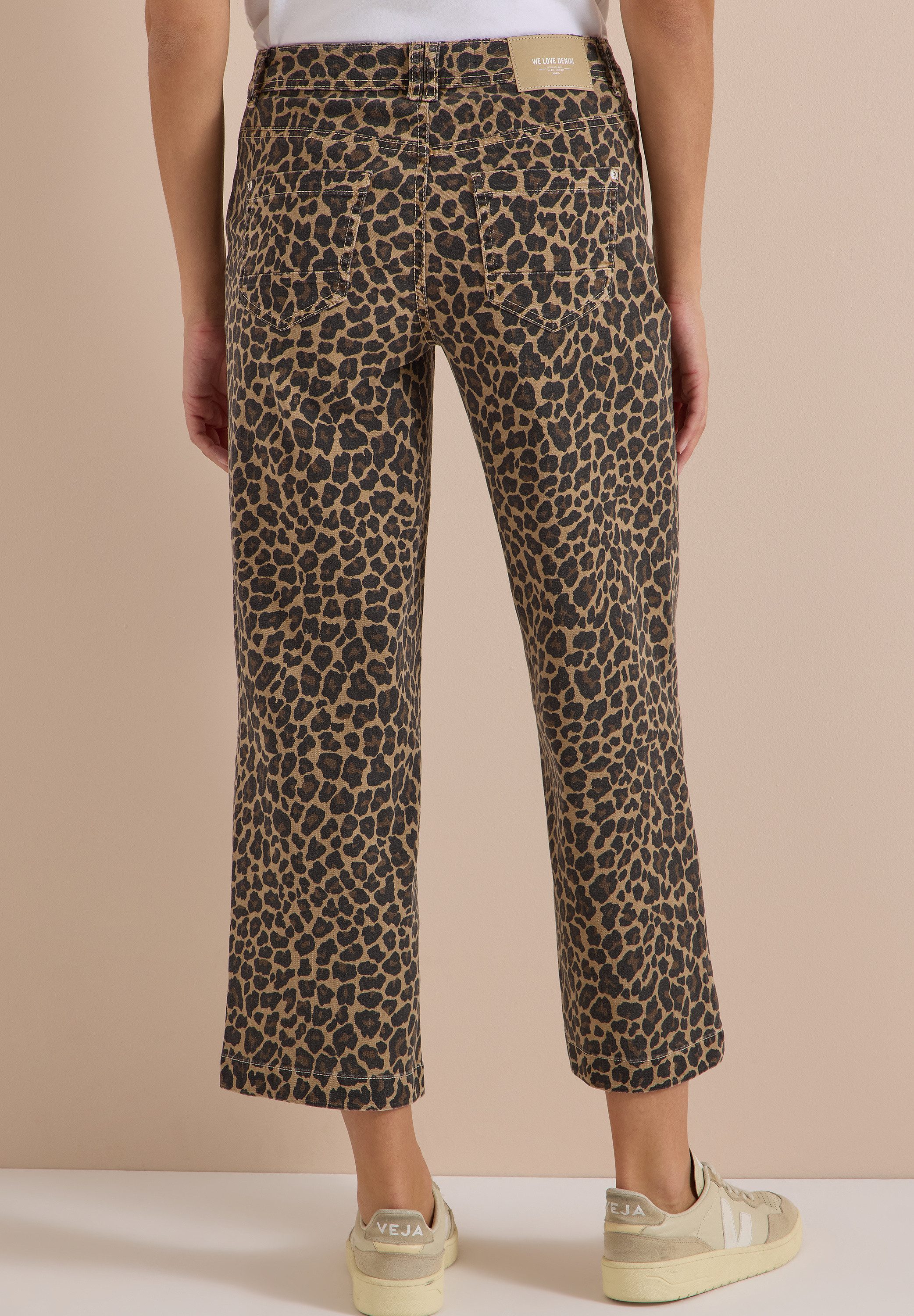 CECIL Loose-fit-Jeans Style Neele mit Leo-Muster / Stretch – Bild 2 von 5