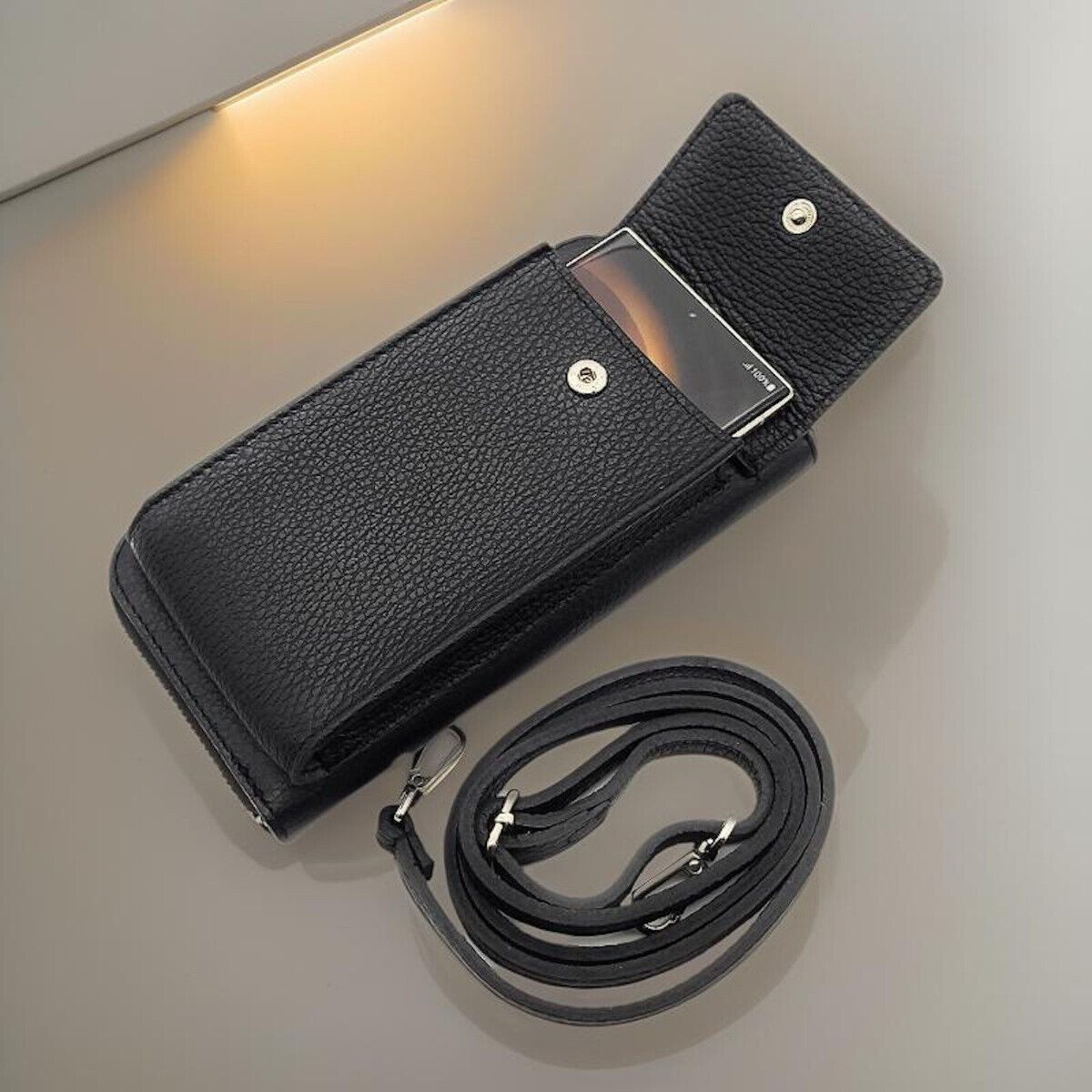 Lemasi Handytasche echt Leder Umhängetasche, Geldbörse made in Italy, Smartphonetasche, mit Kartenfächern, Schultergurt