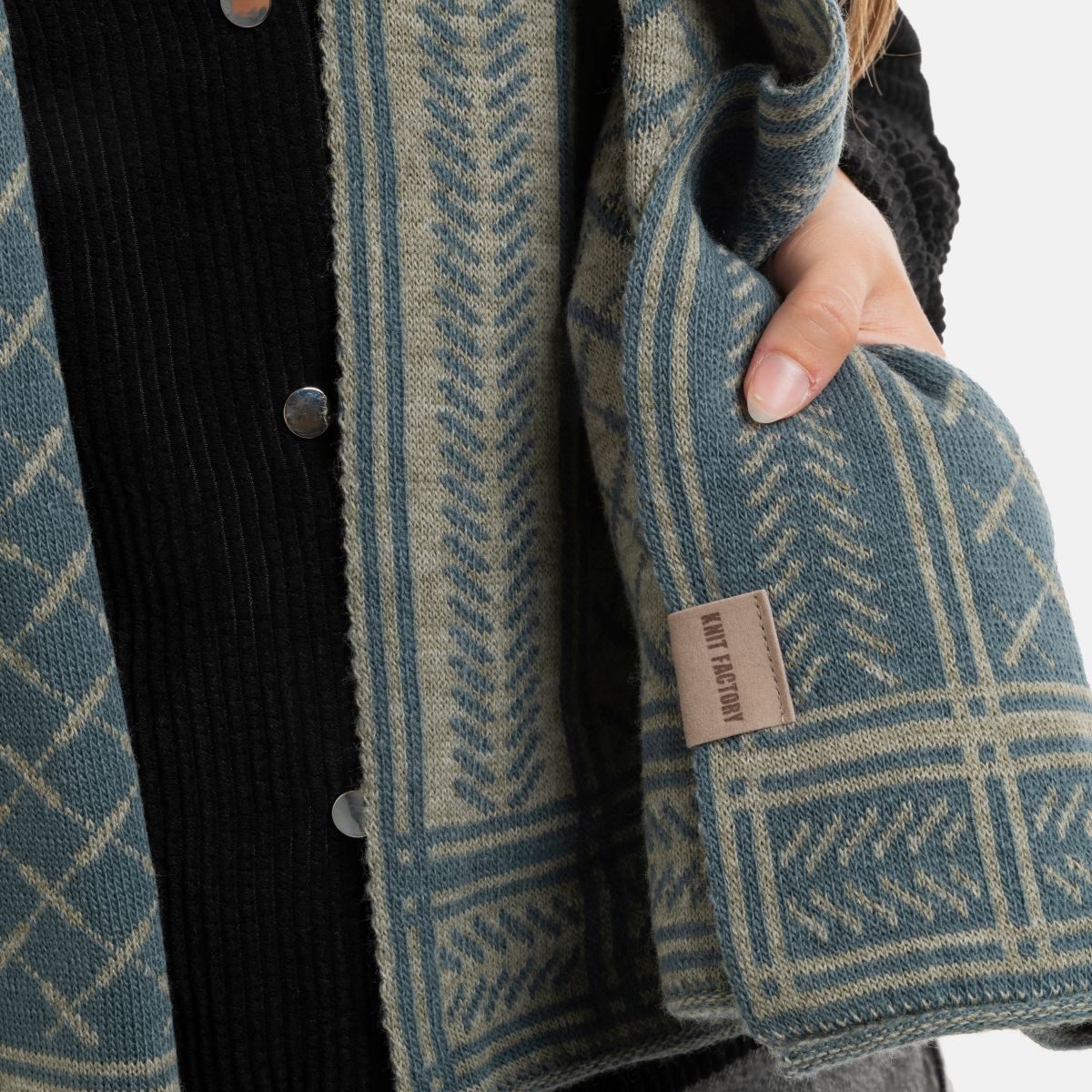 Knit Factory Strickschal Dusk Schal Laurel/Urban Green, (1-St), Schal Halstuch Dreiecksschal Tuch Strickmode