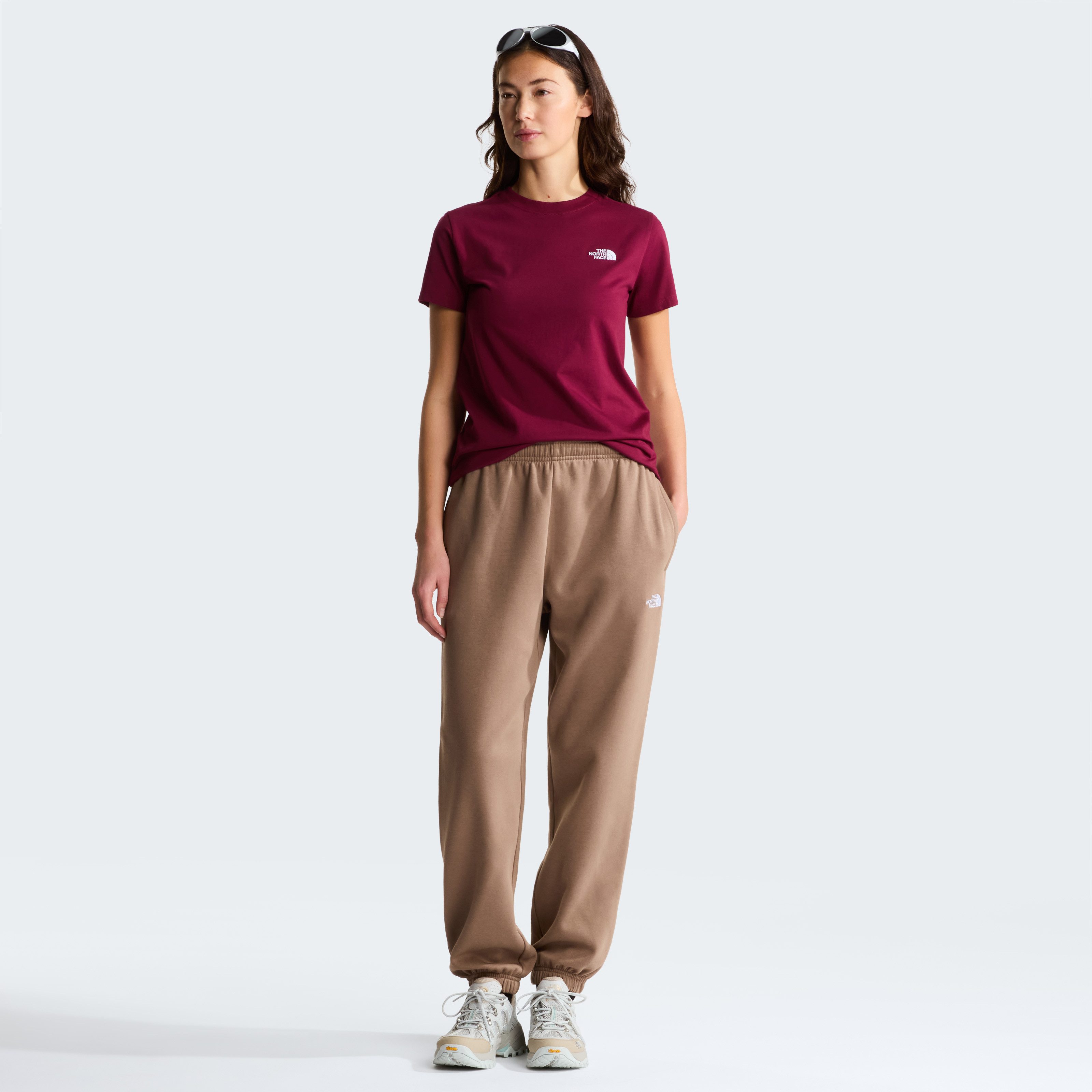 The North Face T-Shirt W EVOLUTION SIMPLE DOME SLM SHORT SLEEVE schmaler Schnitt, Kurzarm, für Wandern und Outdoor-Aktivitäten