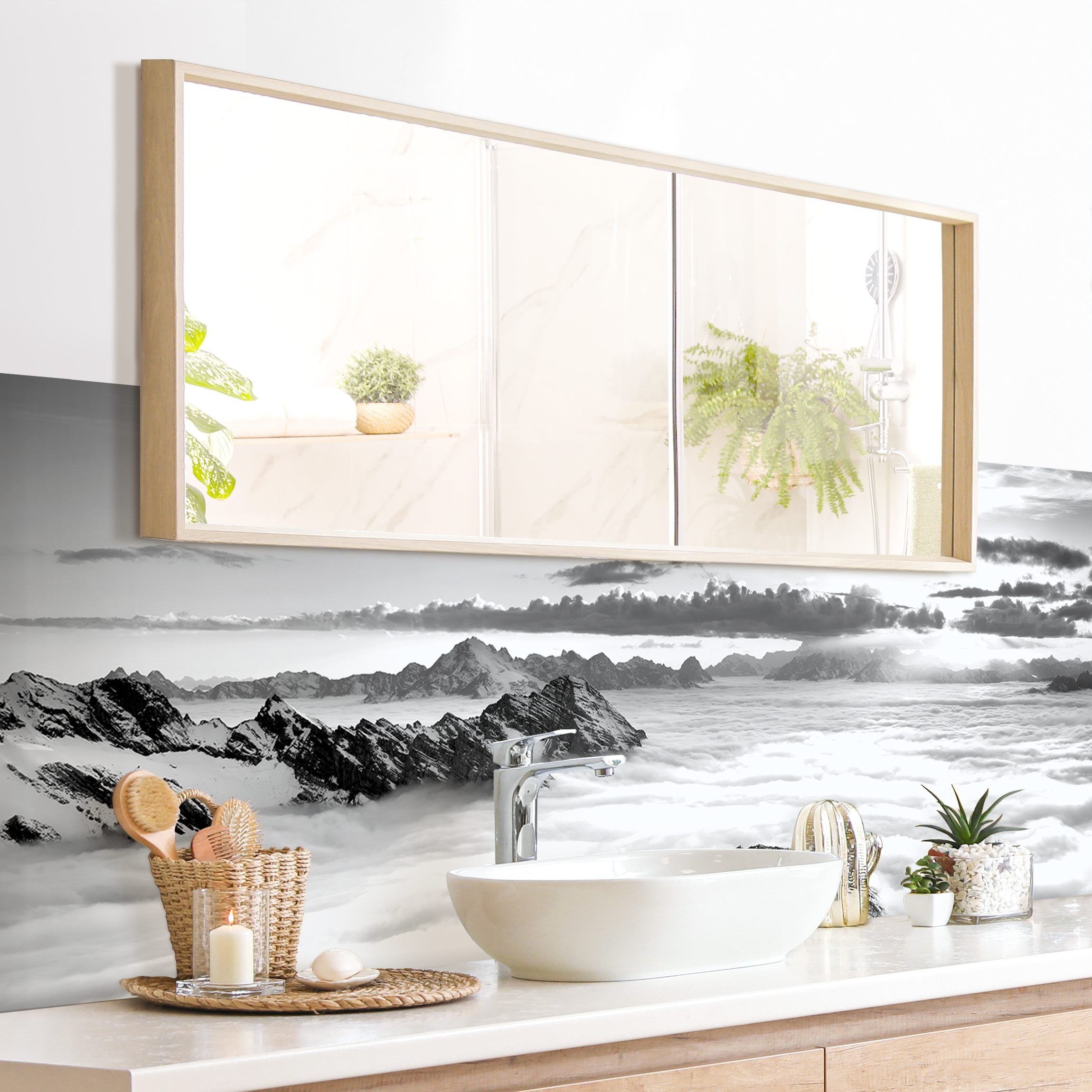 Bilderdepot24 Badrückwand schwarz weiss fugenlose Wandverkleidung Bad mit Motiv, (Hartfolie matt » Selbstklebend SMART 0,35 mm), wasserfestes Wandpaneel Blick Wolken Berge