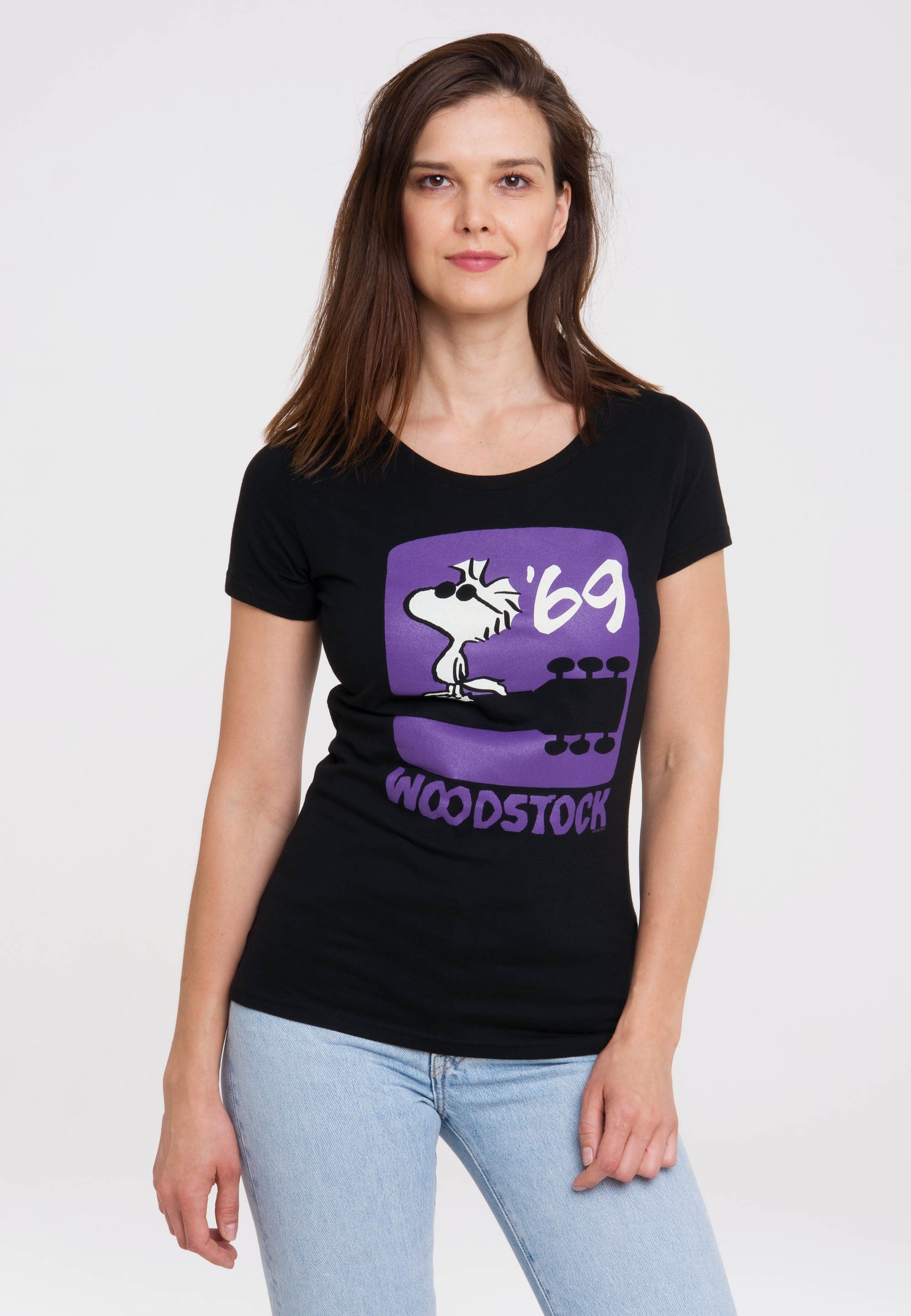 LOGOSHIRT T-Shirt Peanuts mit Hingucker der Großer Front Woodstock-Print Originaldesign, lizenziertem auf als