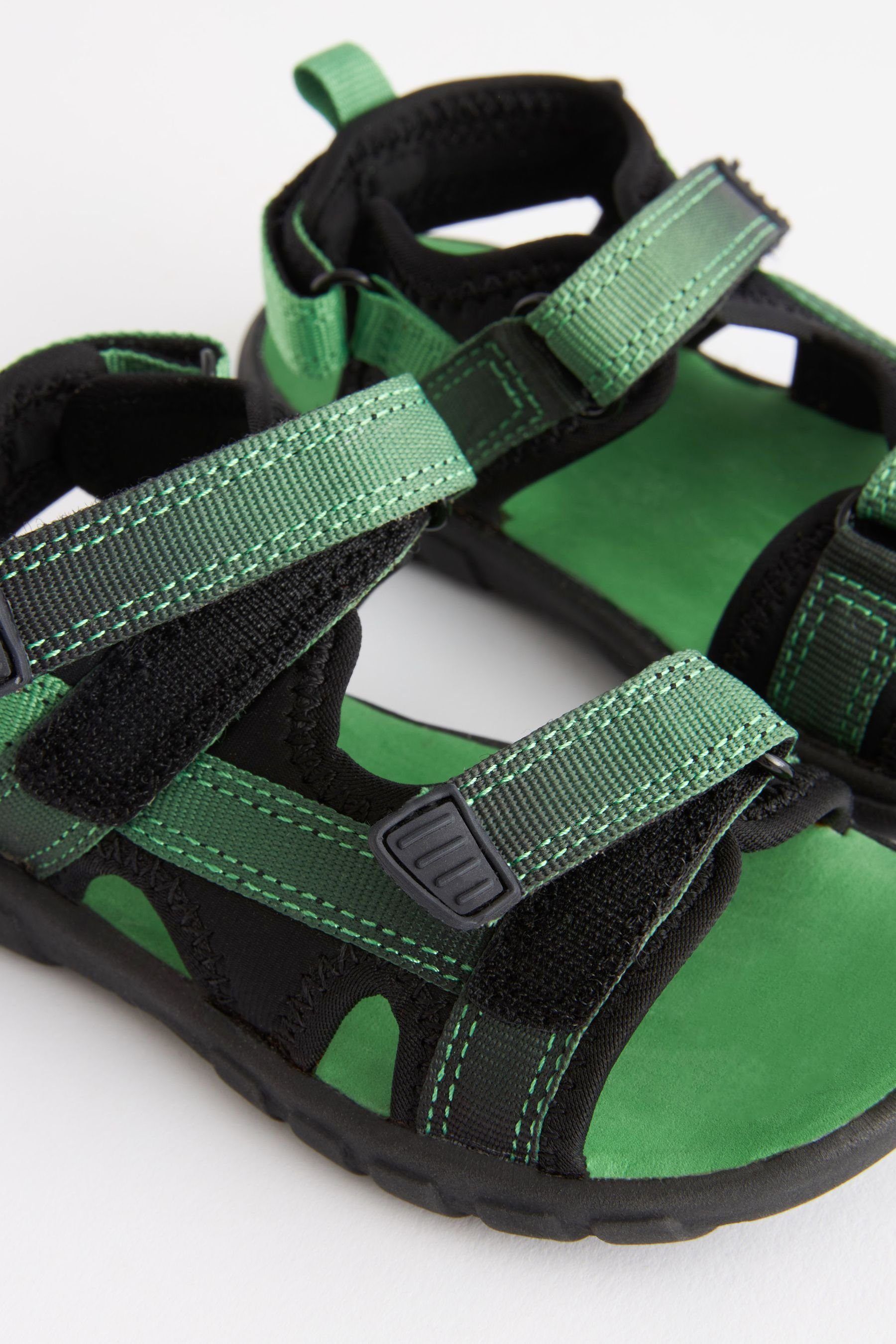 verstellbaren Sandale Green/Black (1-tlg) Trekker-Sandalen Leichte mit Riemen Next