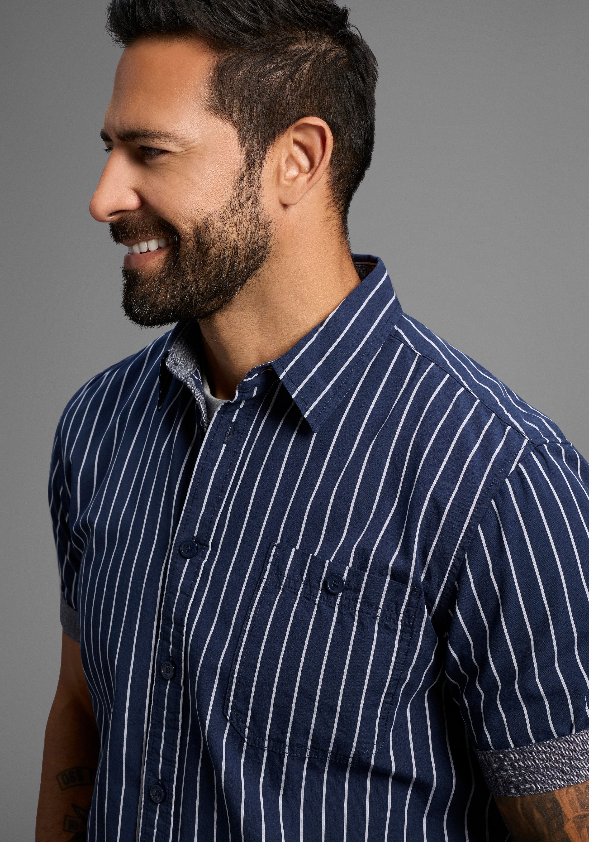 Man's World Kurzarmhemd modern gestreift