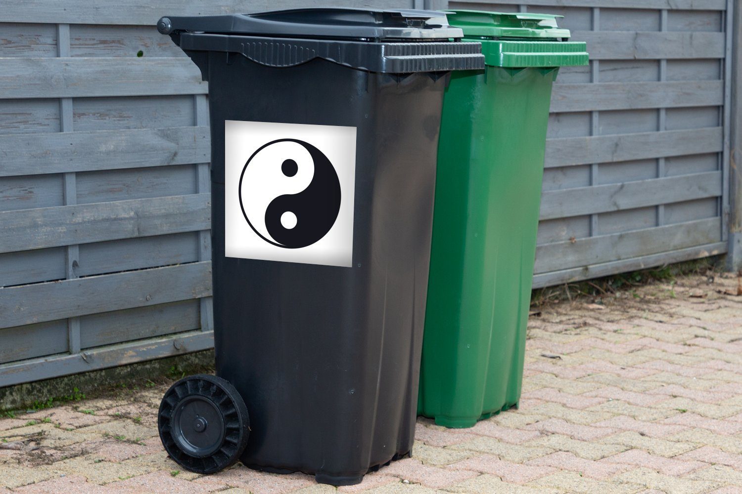 MuchoWow Wandsticker Sticker, Mülleimer-aufkleber, St), Illustration traditionelle und Yin Mülltonne, von Container, (1 Eine Yang Abfalbehälter