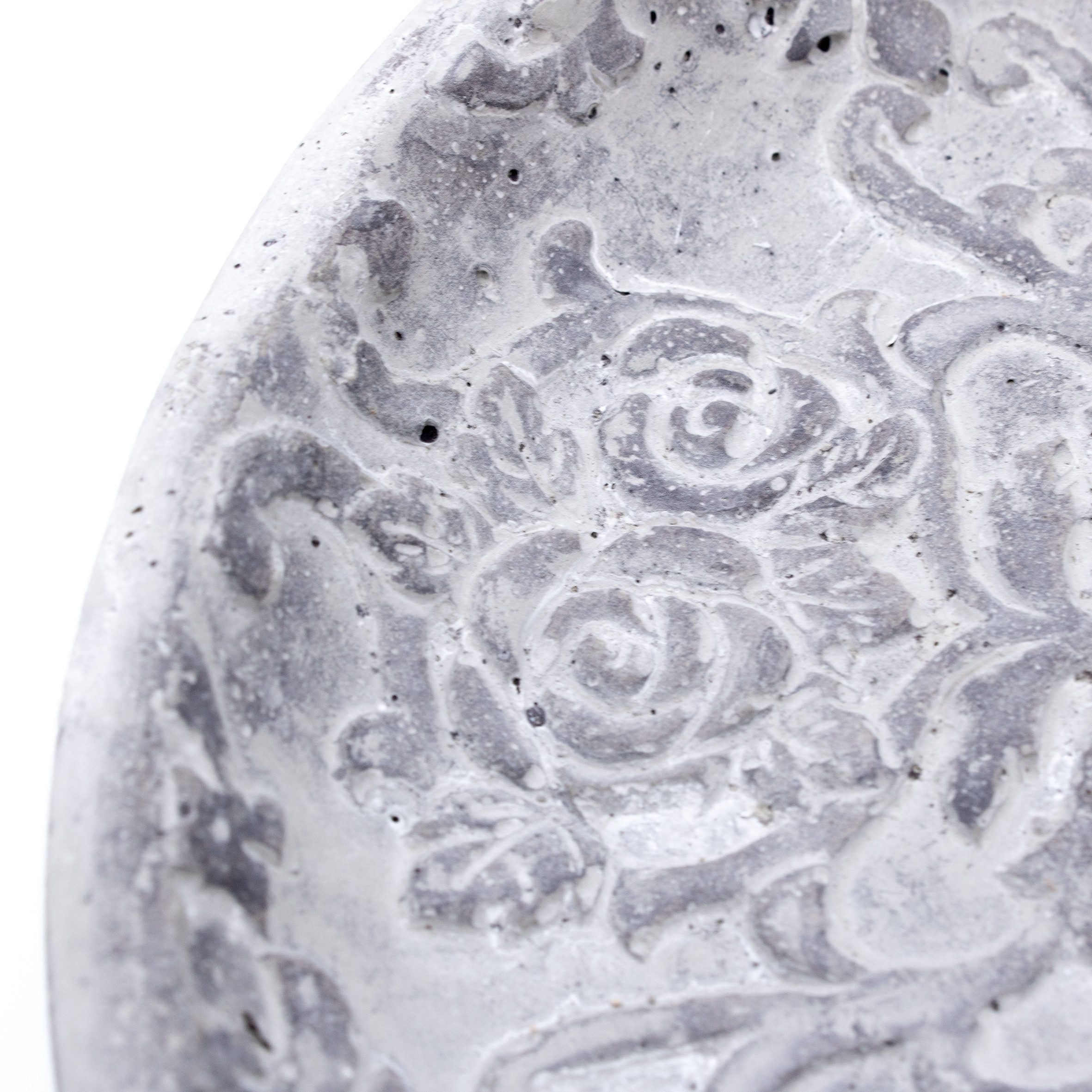 Spetebo Vogeltränke Beton Vogeltränke in grau mit Ornamenten - 24 cm 0,2 l, Vogelbad aus Stein mit Vogel Figuren – Bild 4 von 5