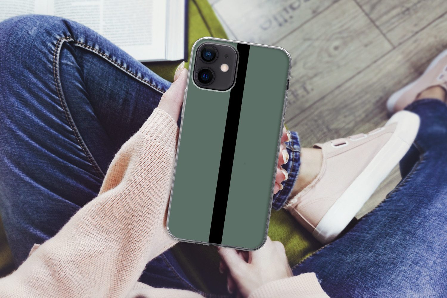 MuchoWow Handyhülle für Apple iPhone 12 Grün - Schwarz - Gestreift - Minimalistisch, Smartphone-Bumper, Print, Handy Schutzhülle Dünn