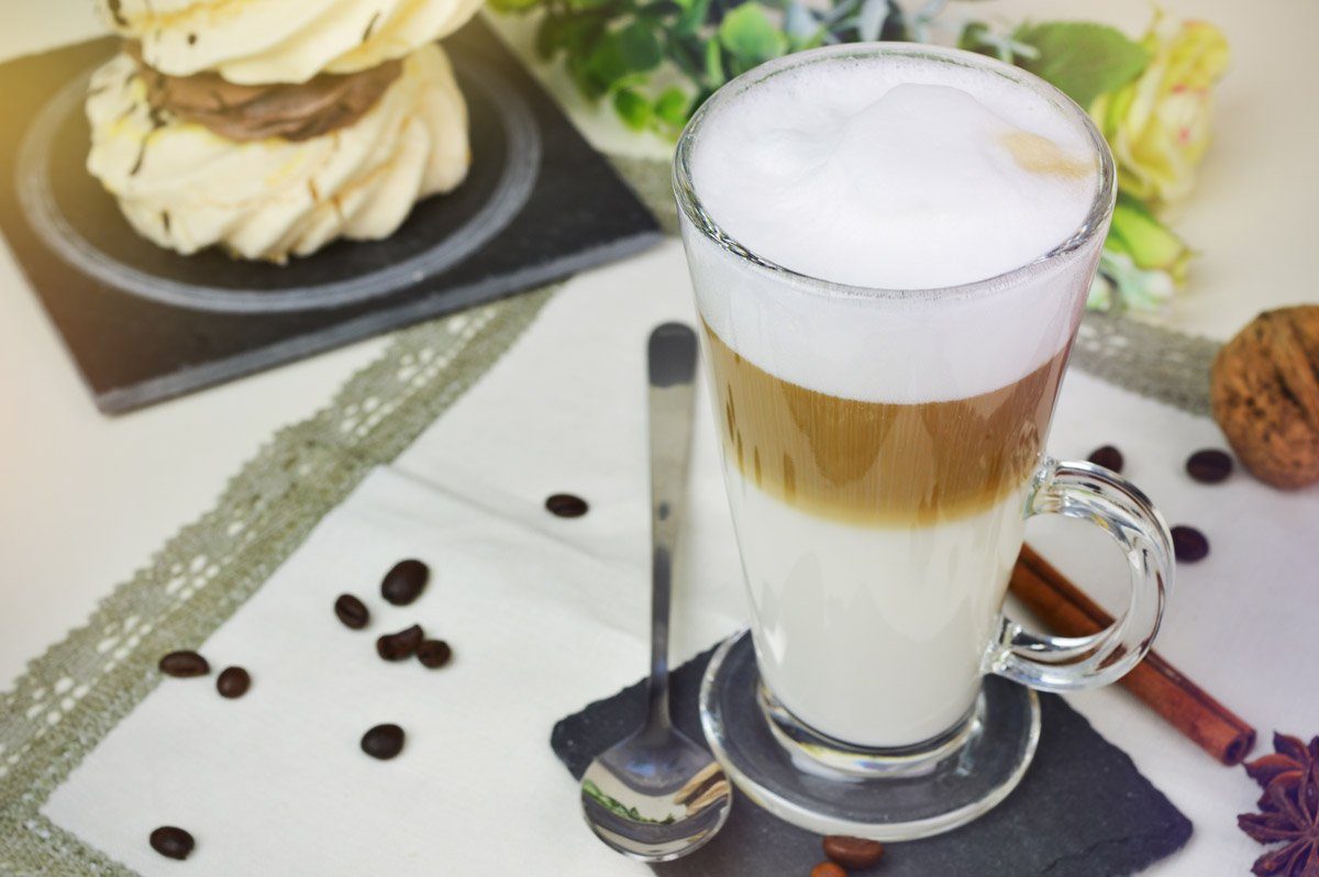 Sendez Glas 6 Latte Macchiato Gläser auf Fuß Kaffeegläser Teeglas, 6-tlg., Glas