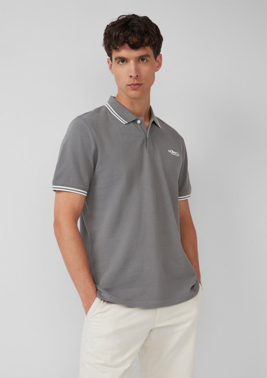 s.Oliver Poloshirt Poloshirt Kragen, Knopfleiste, Logo-Patch günstig online kaufen