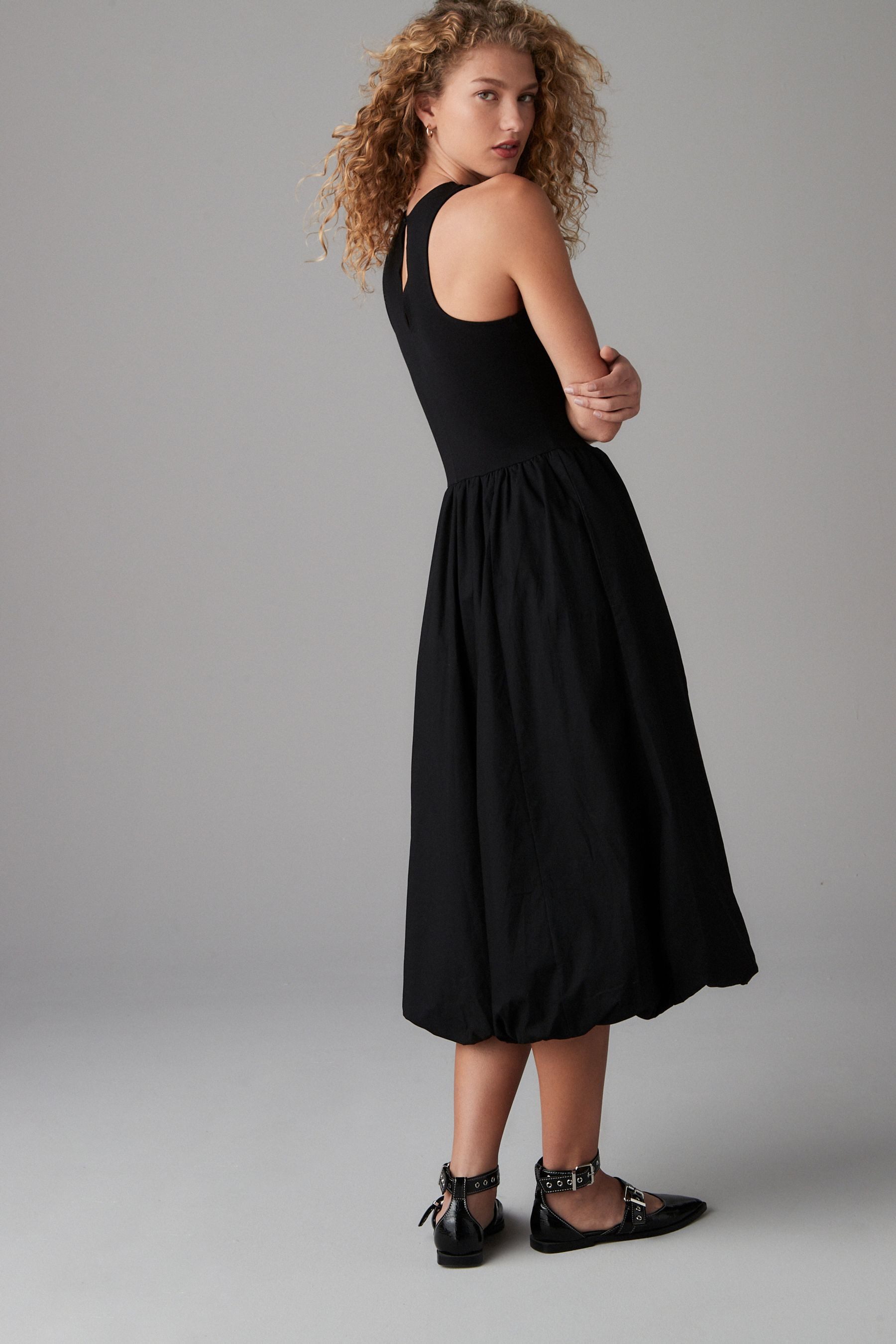 Next Midikleid Ärmelloses Midikleid mit Ballonsaum, günstig online kaufen