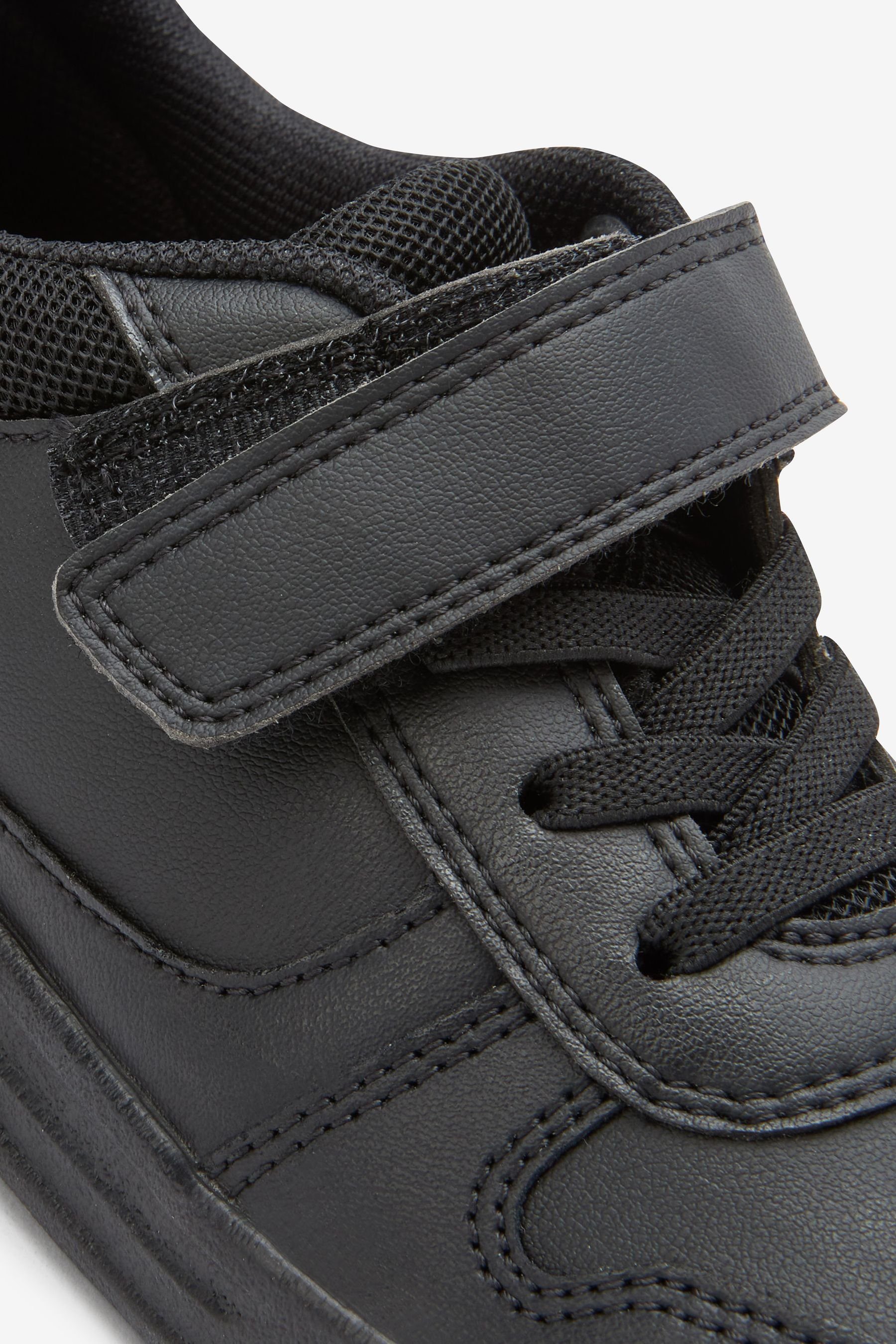 Next Schul-Turnschuhe aus Leder - Extraweit Sneaker (1-tlg)