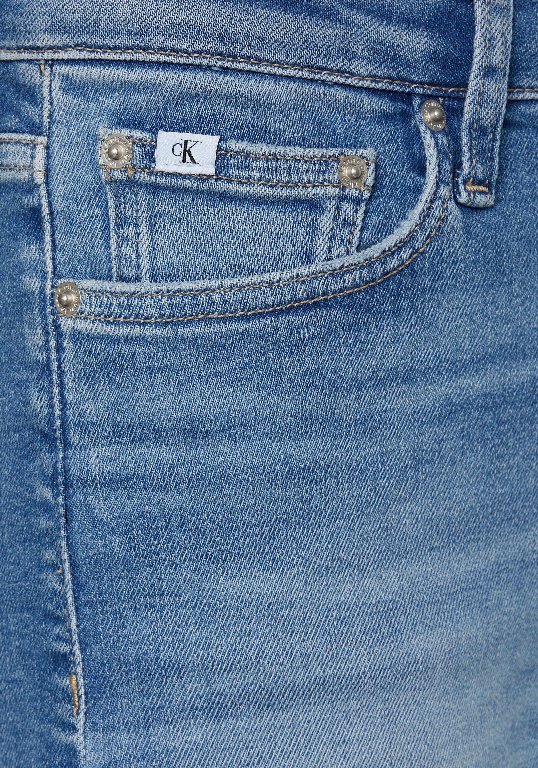 Damen Hosen Calvin Klein Jeans Shorts MID RISE SHORT mit CK Jeans Badge