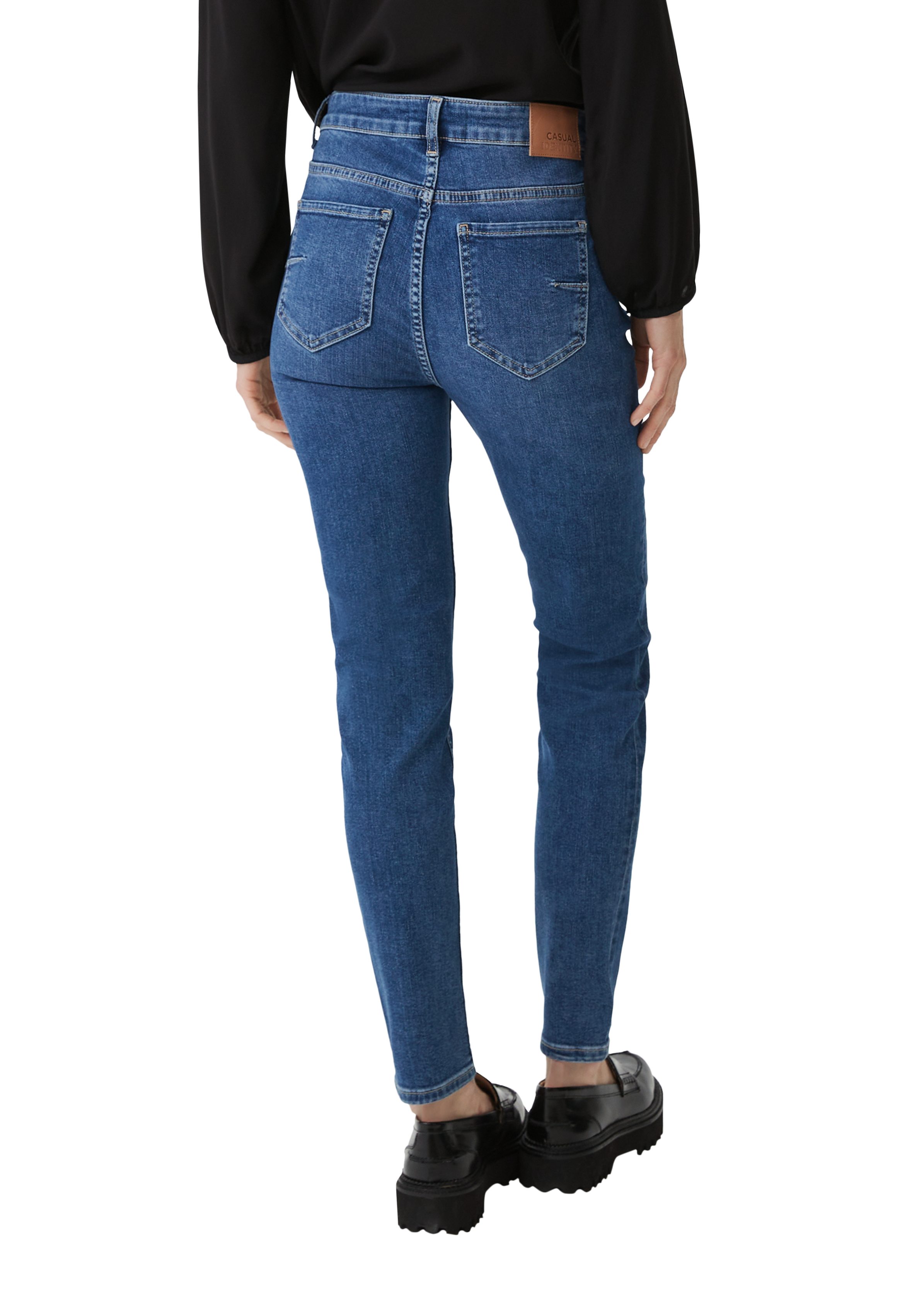 casual comma Waschung, mit Skinny: 5-Pocket-Jeans Waschung Leder-Patch identity Jeans