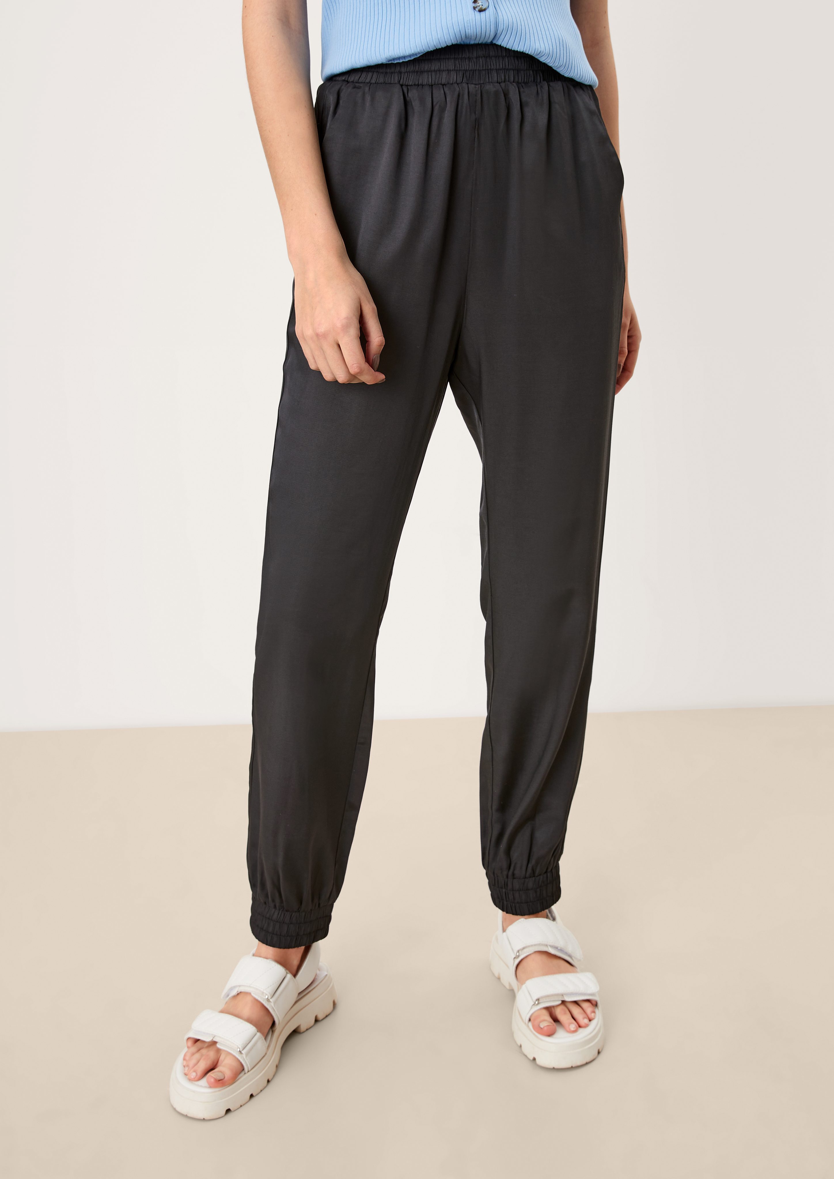 QS Stoffhose Jogpants aus Viskosemix günstig online kaufen