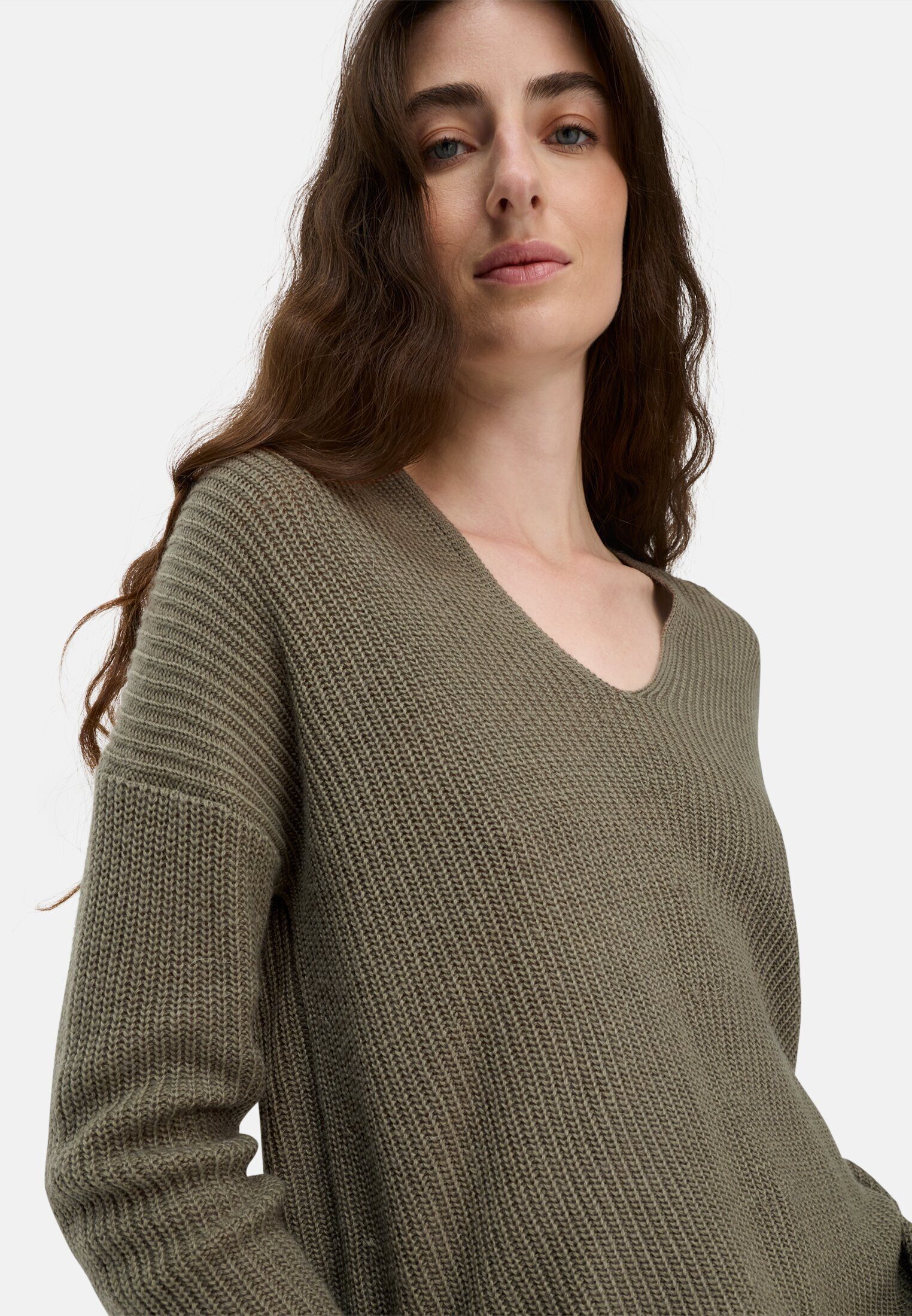 camel active Strickpullover mit V-Ausschnitt Langarm Markenlogo