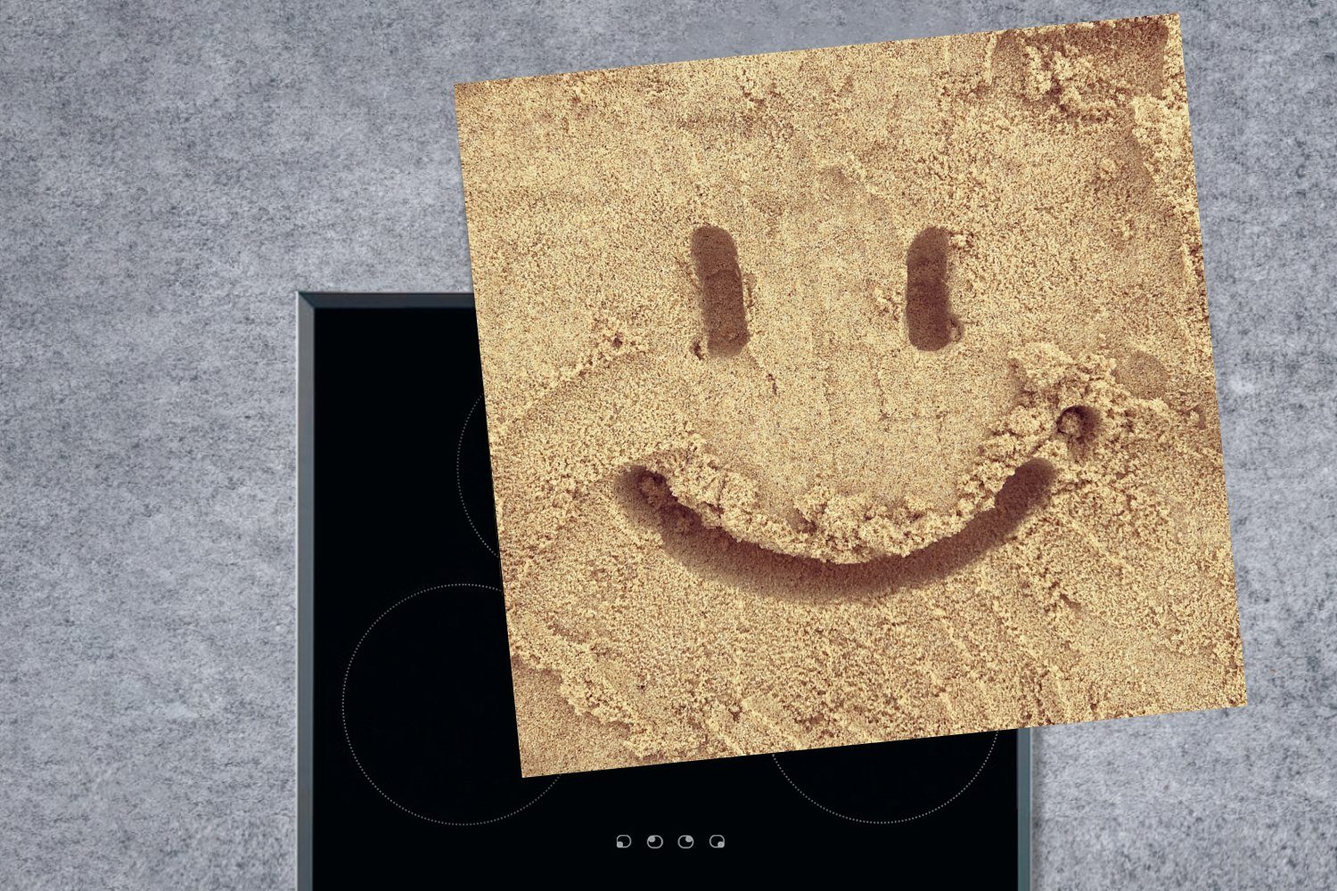 im MuchoWow Herdblende-/Abdeckplatte Sand, küche Ceranfeldabdeckung, 78x78 cm, für Arbeitsplatte (1 Vinyl, tlg), Smiley