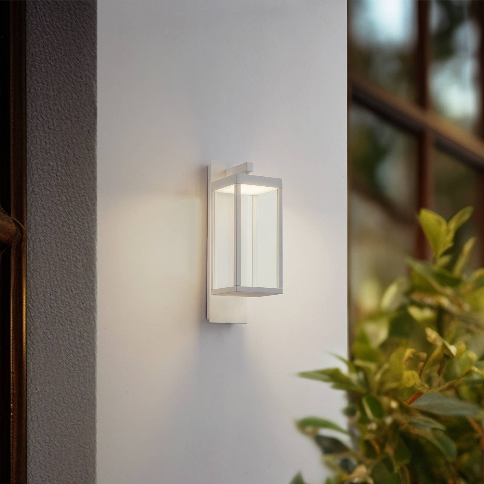 Lucande Außen-Wandleuchte Ferdinand, LED 10,8 W gesamt, warmweiß