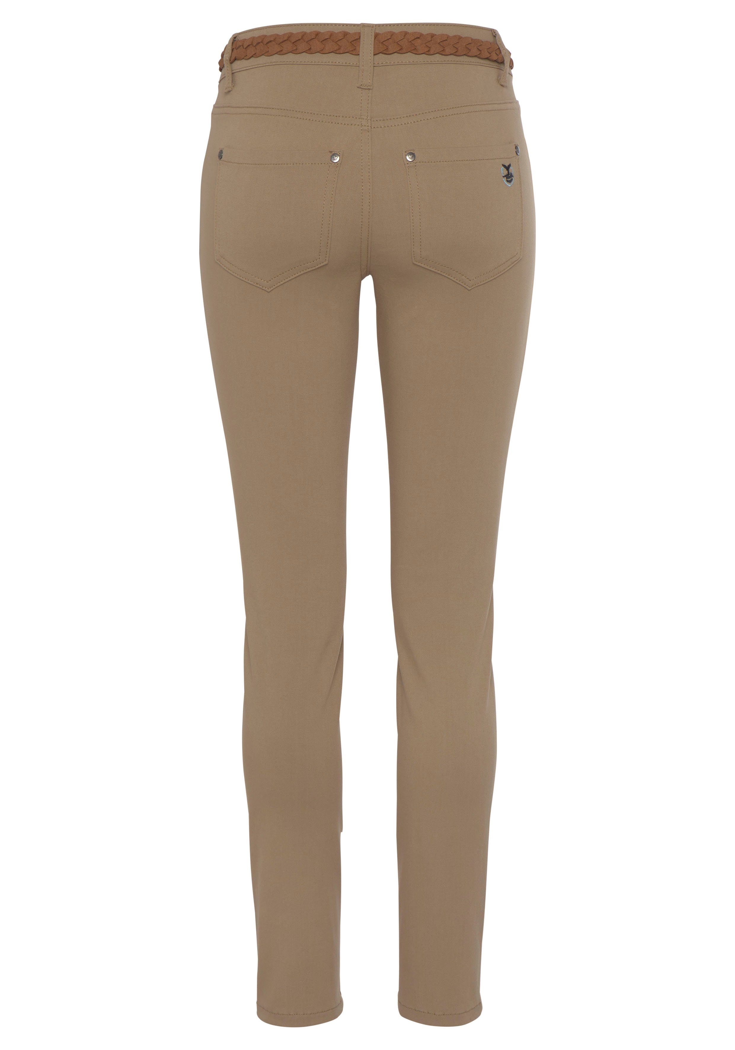 DELMAO Slim-fit-Jeans ---NEUE Gürtel) mit 2-tlg., mit (Set, beige MARKE! modischem Flechtgürtel