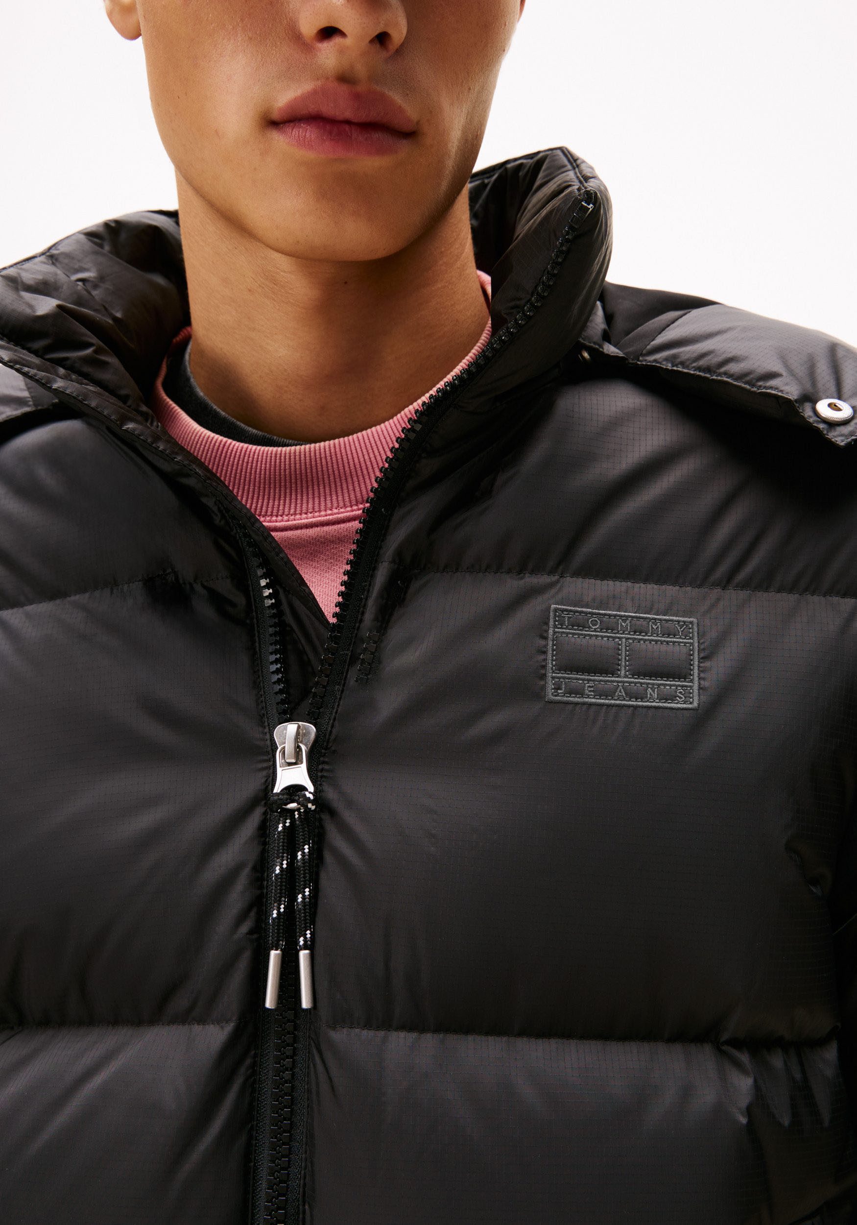 Tommy Jeans Steppjacke ALASKA DOWN PUFFER Übergangsjacke Regular fit mit abnehmbarer Kapuze