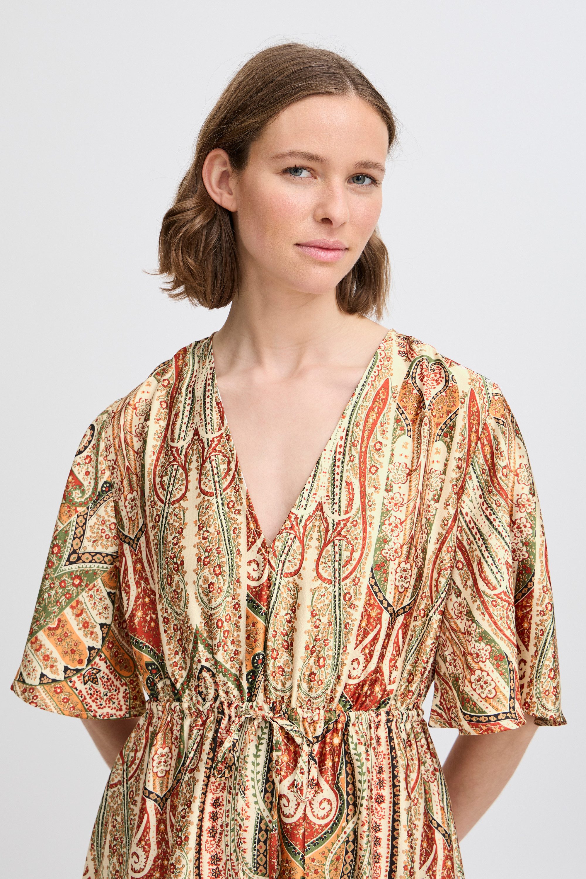 b.young Blusenkleid Kleid BYFARINELA