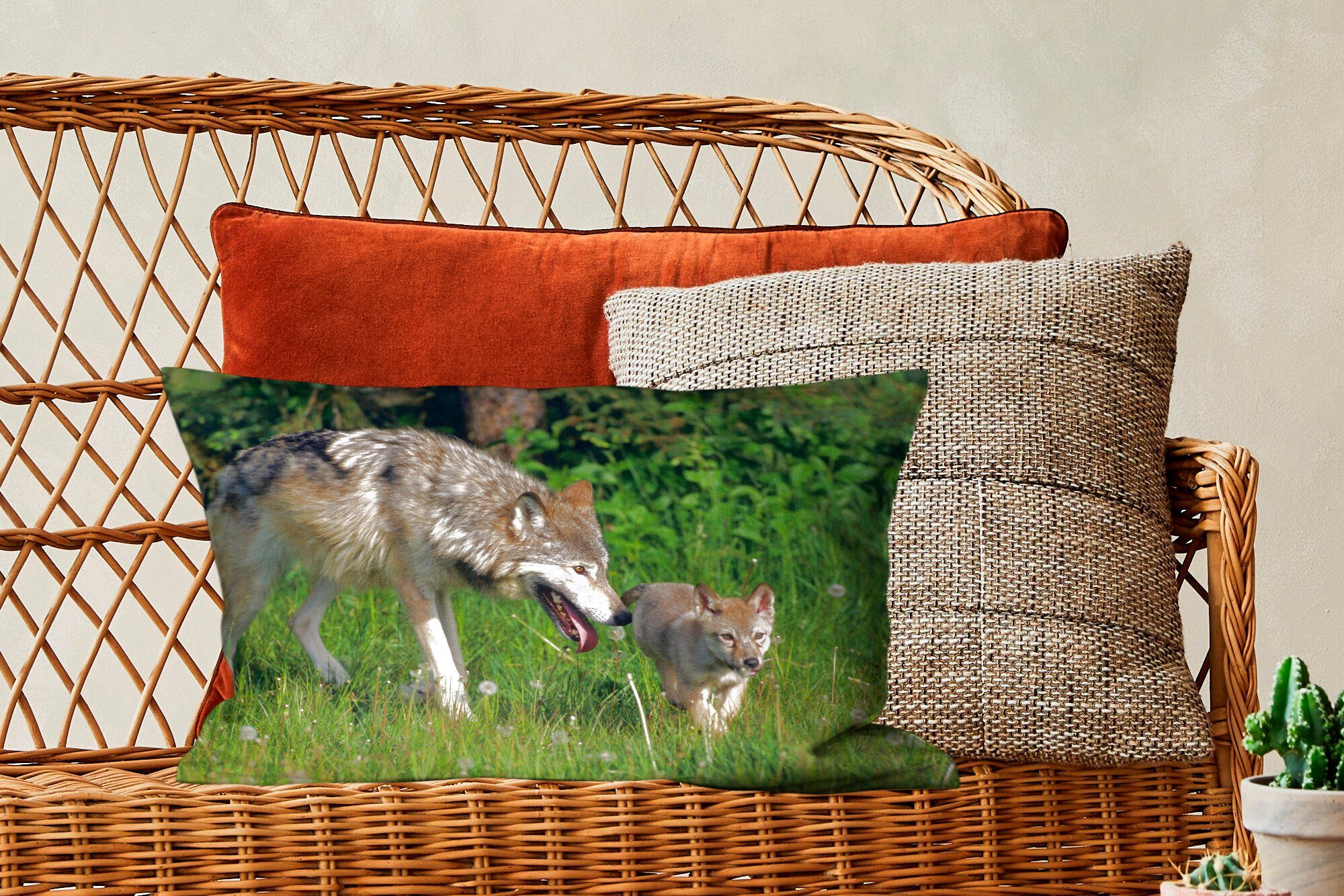 MuchoWow Dekokissen Gras, mit Dekokissen Wolf - Baby Schlafzimmer Füllung, - Zierkissen, Dekoration, Wohzimmer