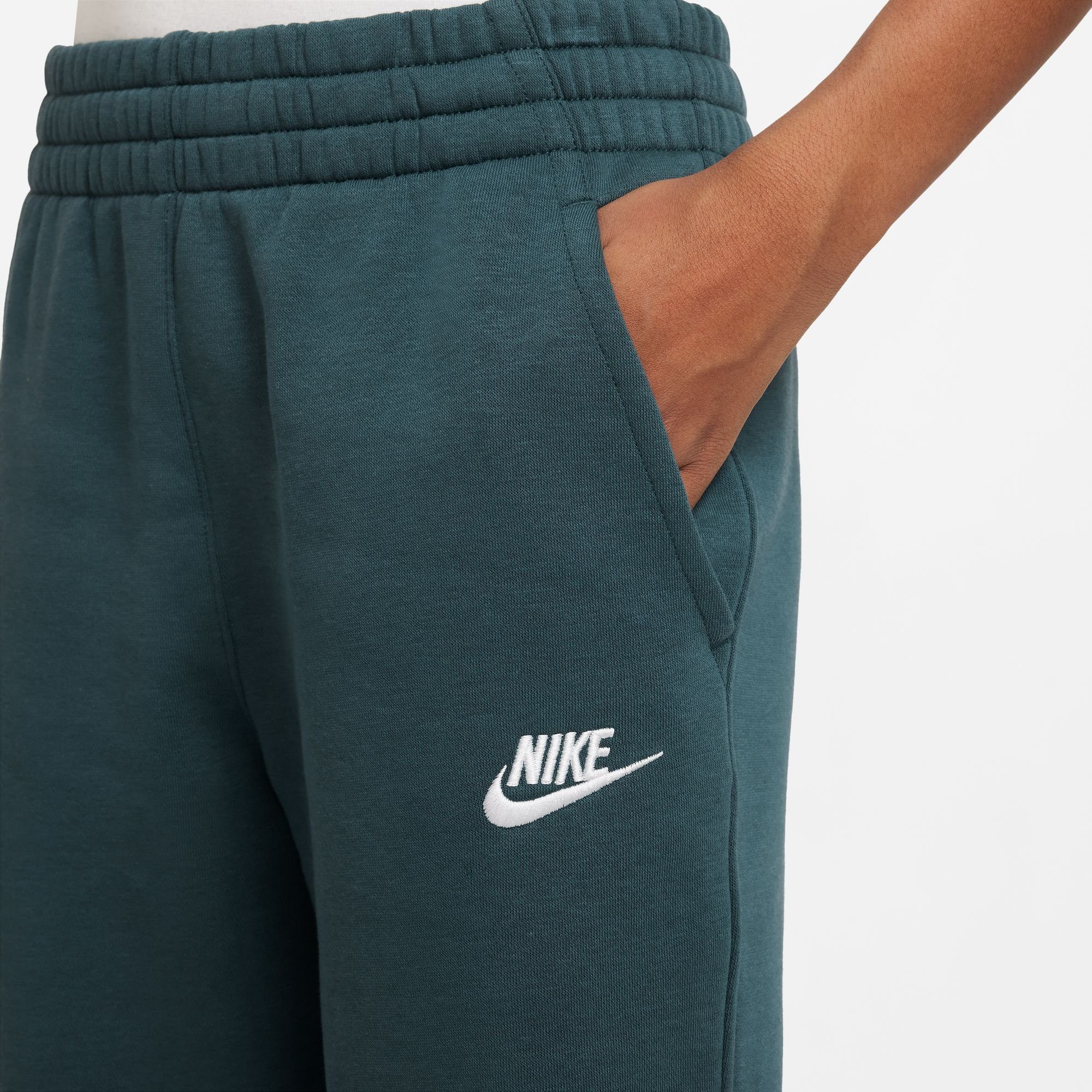 Nike FLEECE KIDS' PANTS CLUB JOGGER Jogginghose BIG JUNGLE/WHITE DEEP Sportswear