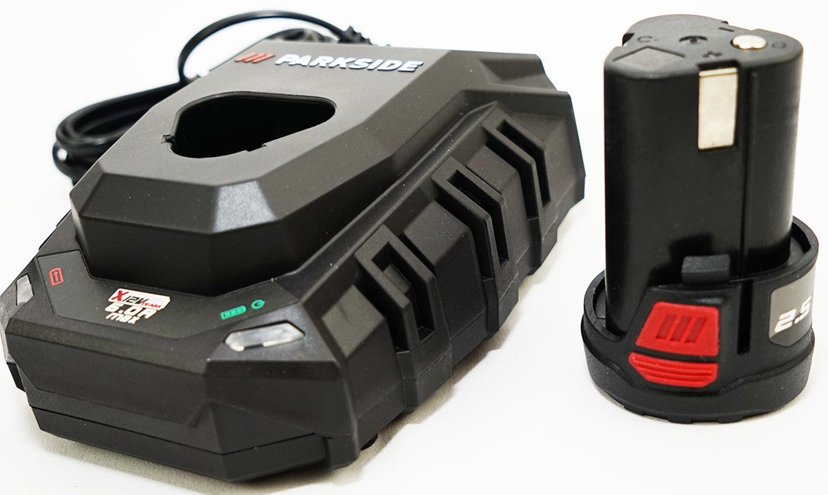 PARKSIDE PERFORMANCE® 12V / 2,5Ah Akkuset - Akku PAPK 12 2.5 A1 und Ladegerät PLGK 12 6.0 A1 Werkzeug-Akku-Ladetechnik