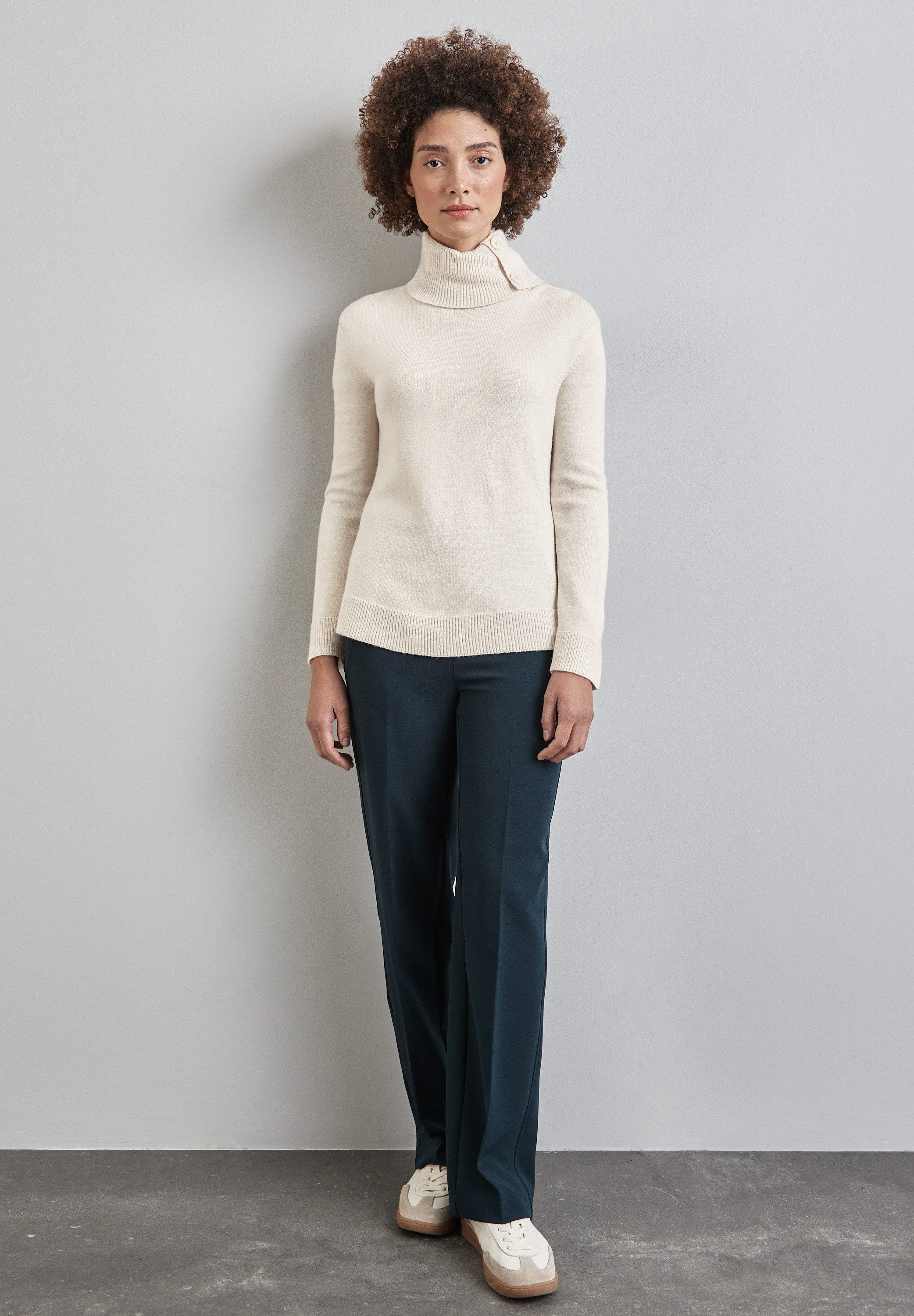 STREET ONE Rollkragenpullover mit Knopf Details