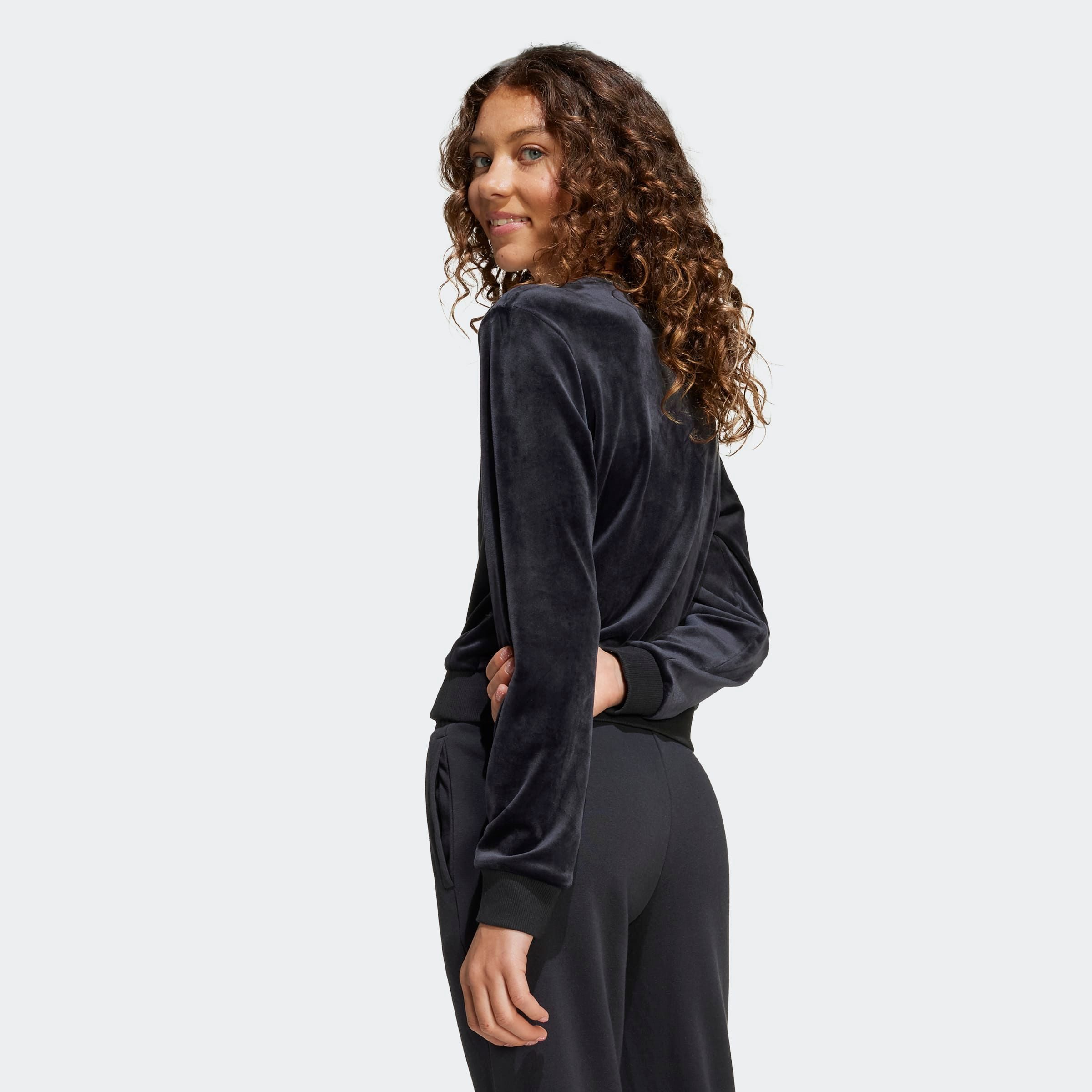 adidas Sportswear Sweatshirt GIRL HOLIDAY BAUCHFREIES aus weichem Samt, bauchfreier Schnitt, Rundhalsausschnitt