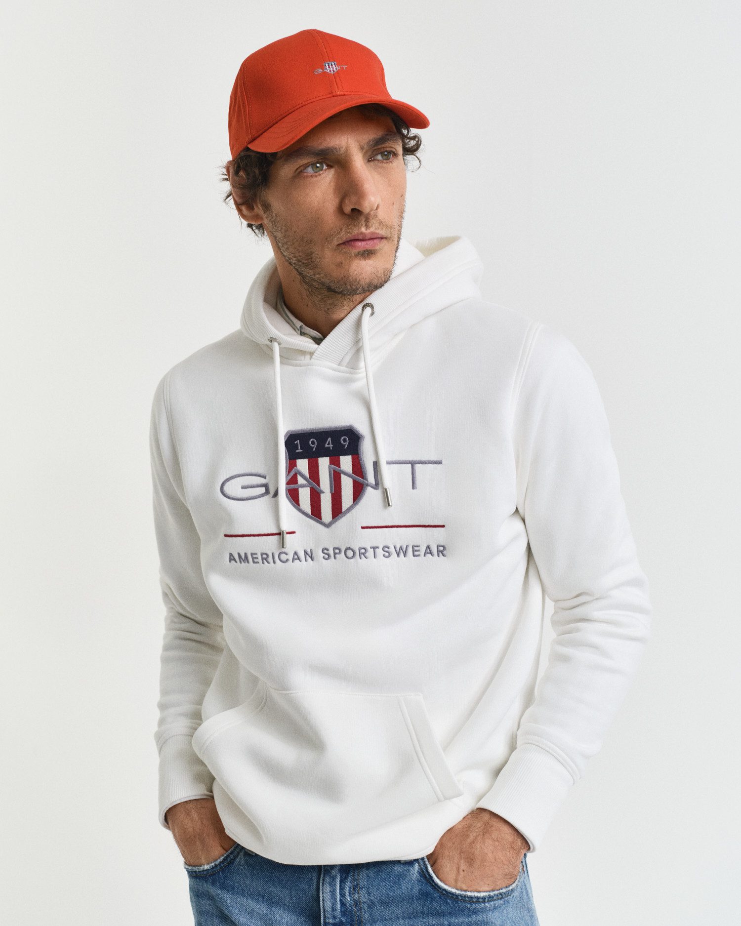 Gant Hoodie REG ARCHIVE SHIELD HOODIE mit modischer Logostickerei auf der Brust